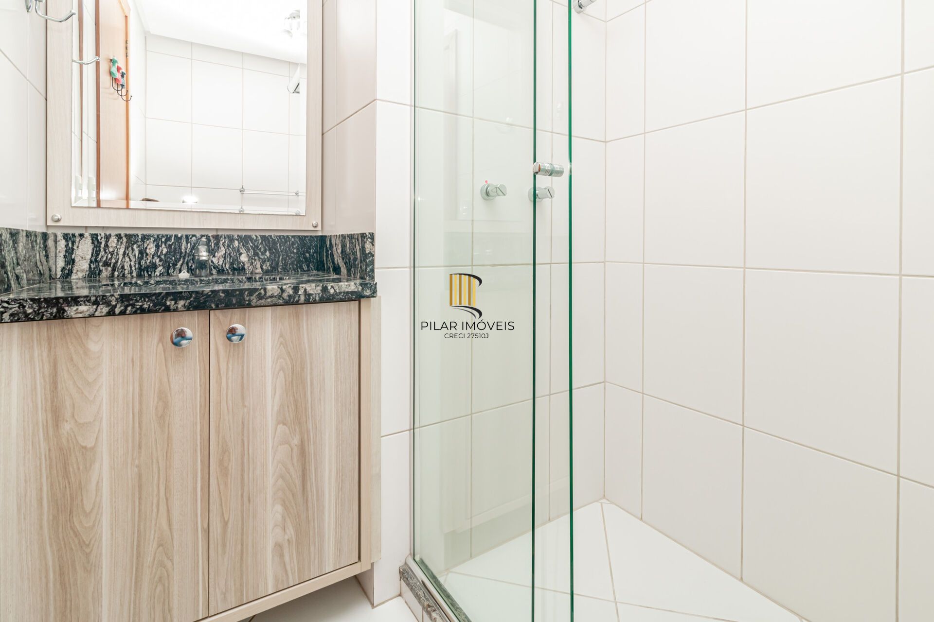 Apartamento à venda no bairro Passo D'areia em Porto Alegre/RS