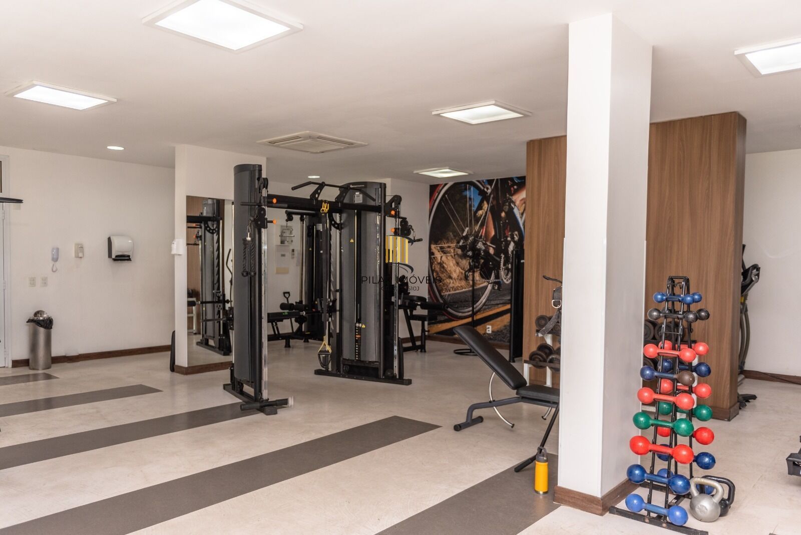 Apartamento à venda no bairro Passo D'areia em Porto Alegre/RS