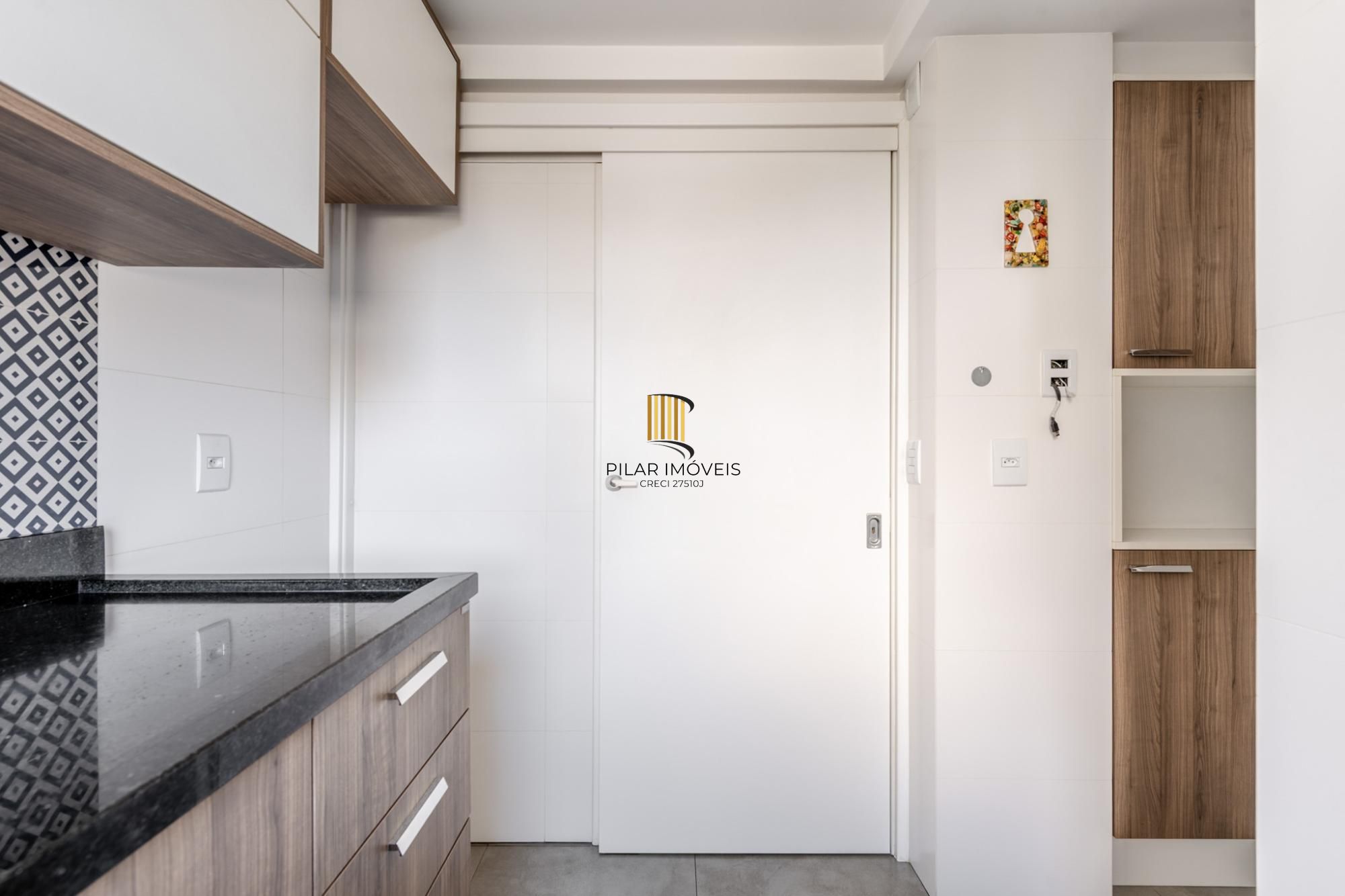 Apartamento a venda no bairro Mont' Serrat