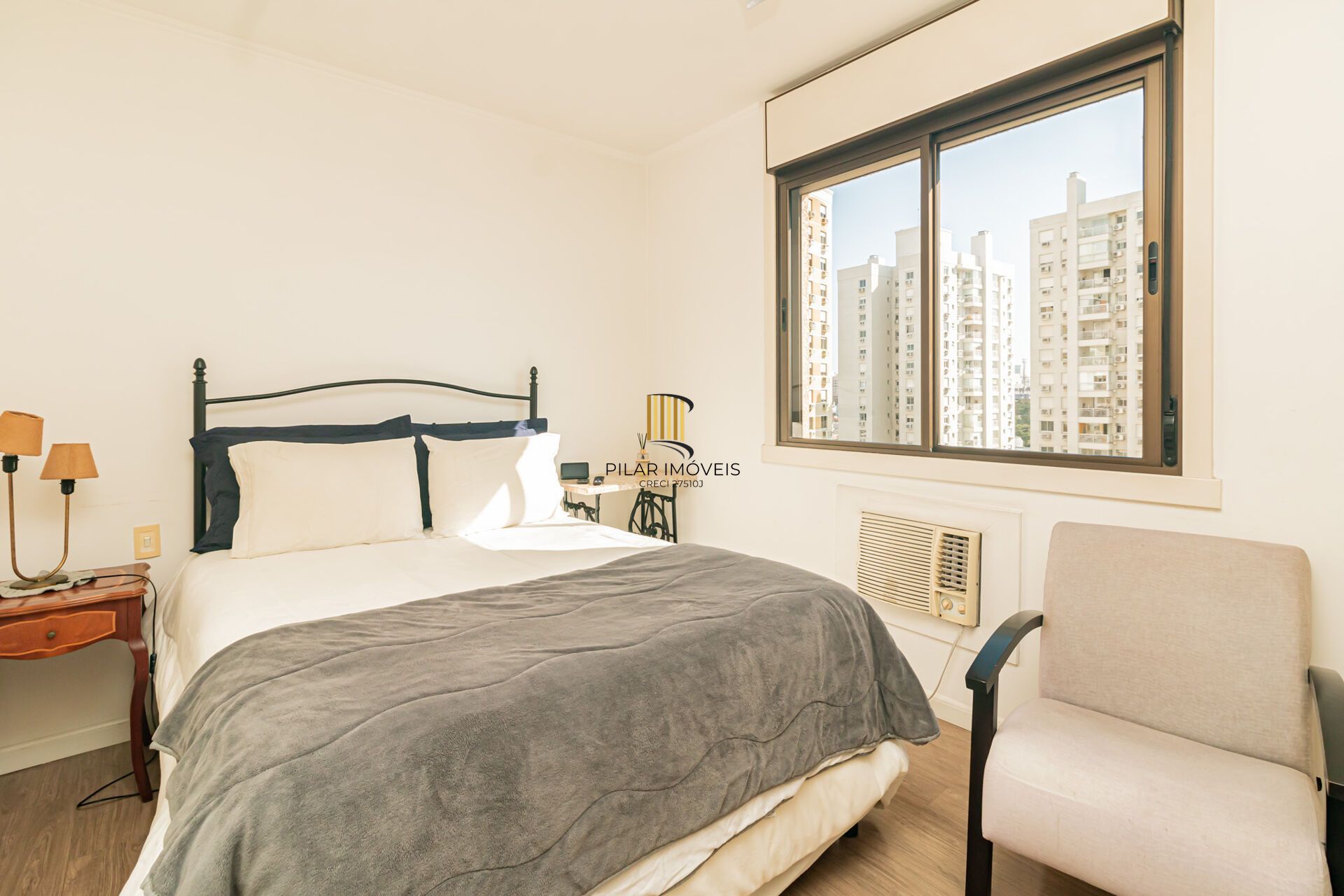 Apartamento à venda no bairro Passo D'areia em Porto Alegre/RS