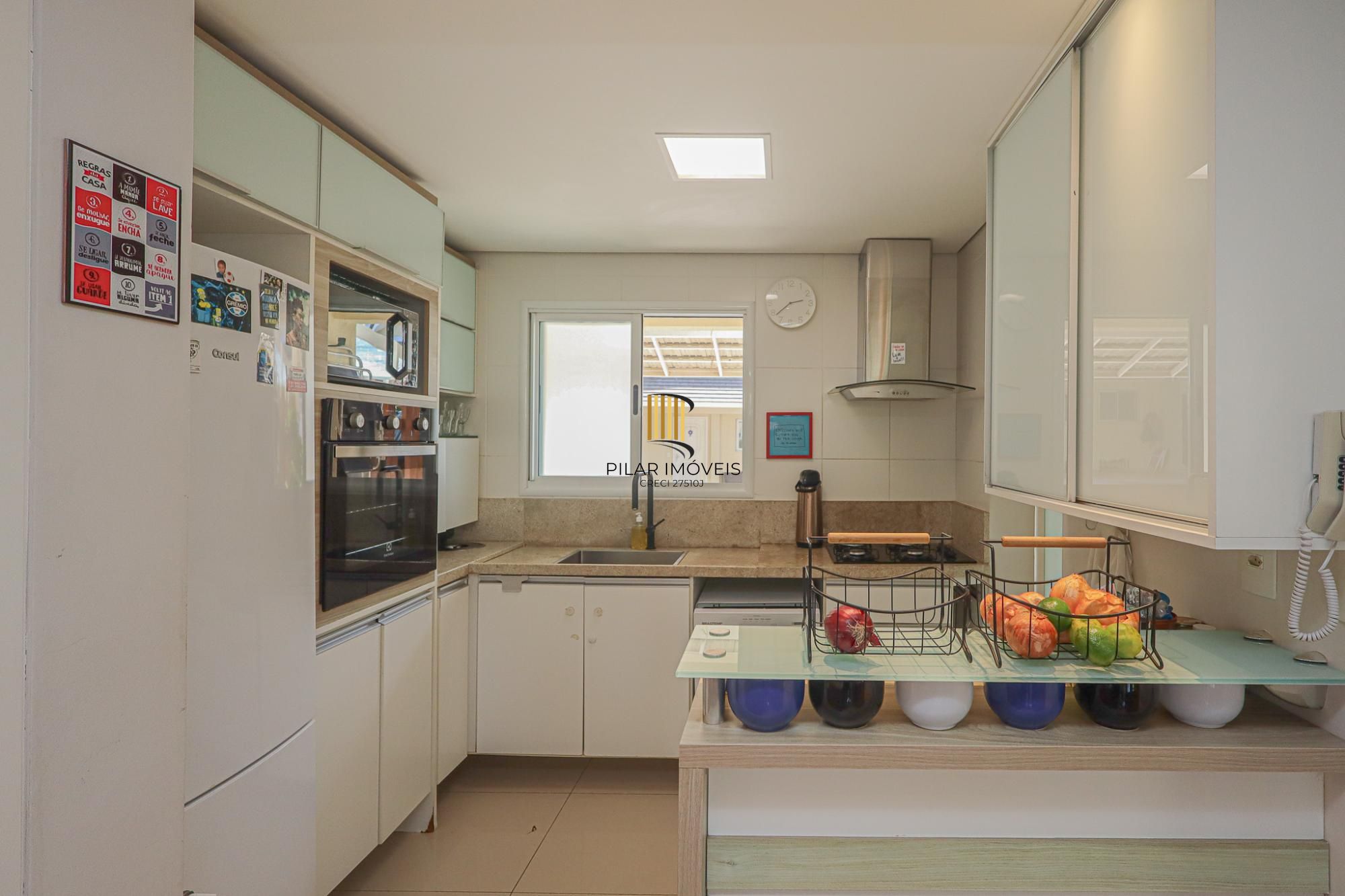 Casa em condomínio a venda no condomínio Villa Serena bairro Teresópolis