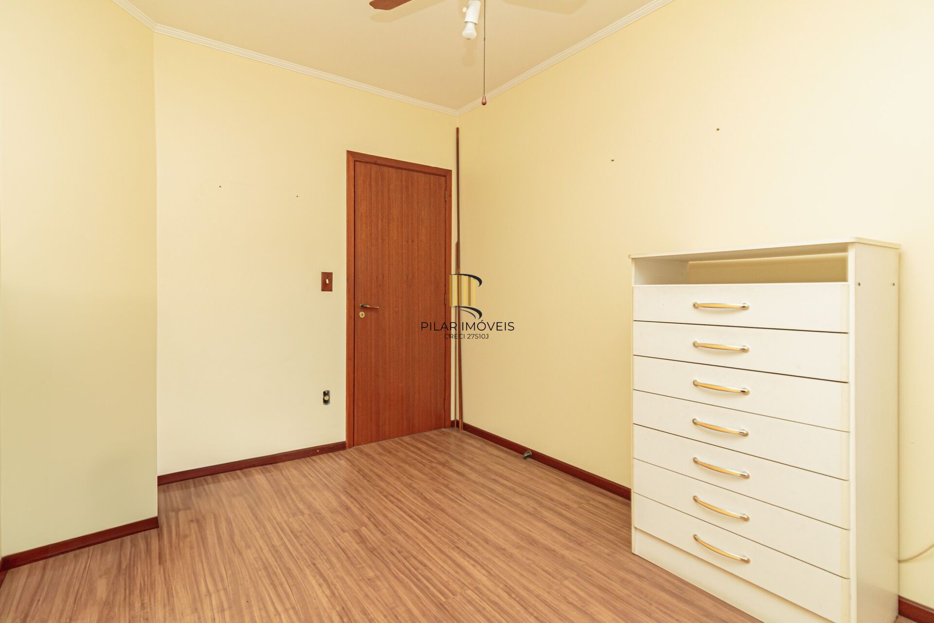 Apartamento à venda no bairro Jardim Planalto em Porto Alegre/RS