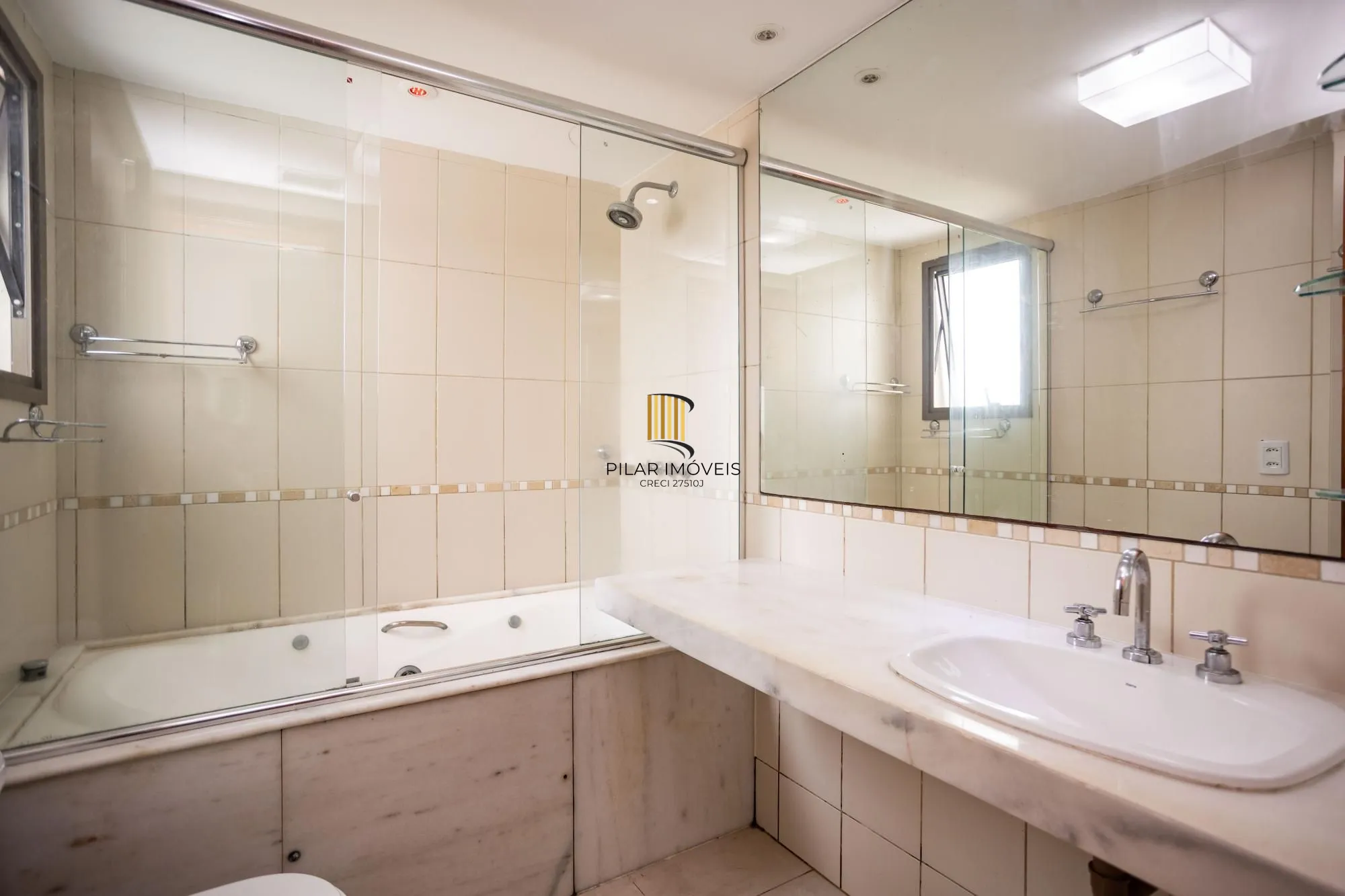 Apartamento 3 dormitórios no bairro Três Figueiras