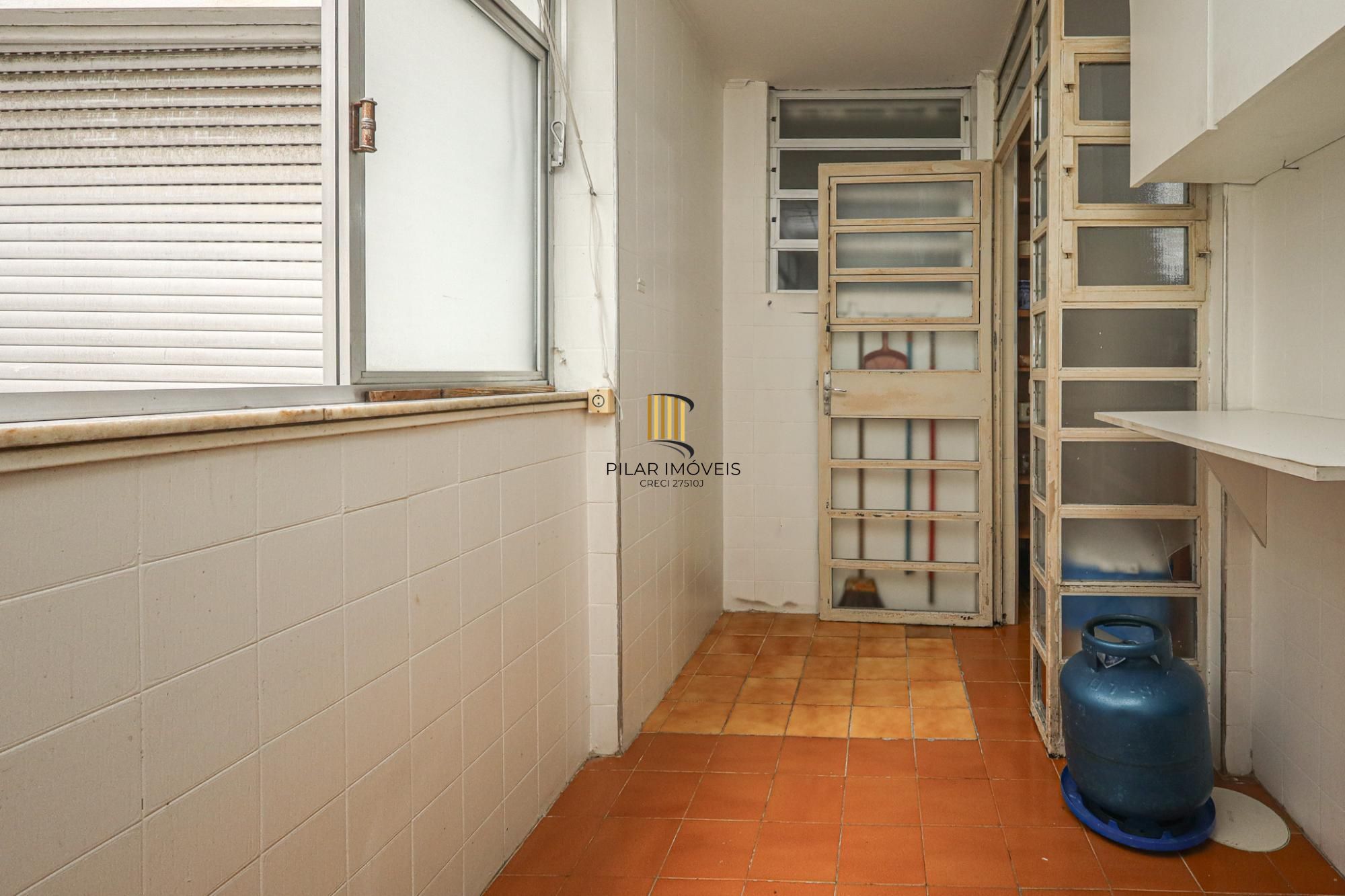 Apartamento a venda no bairro Mont' Serrat