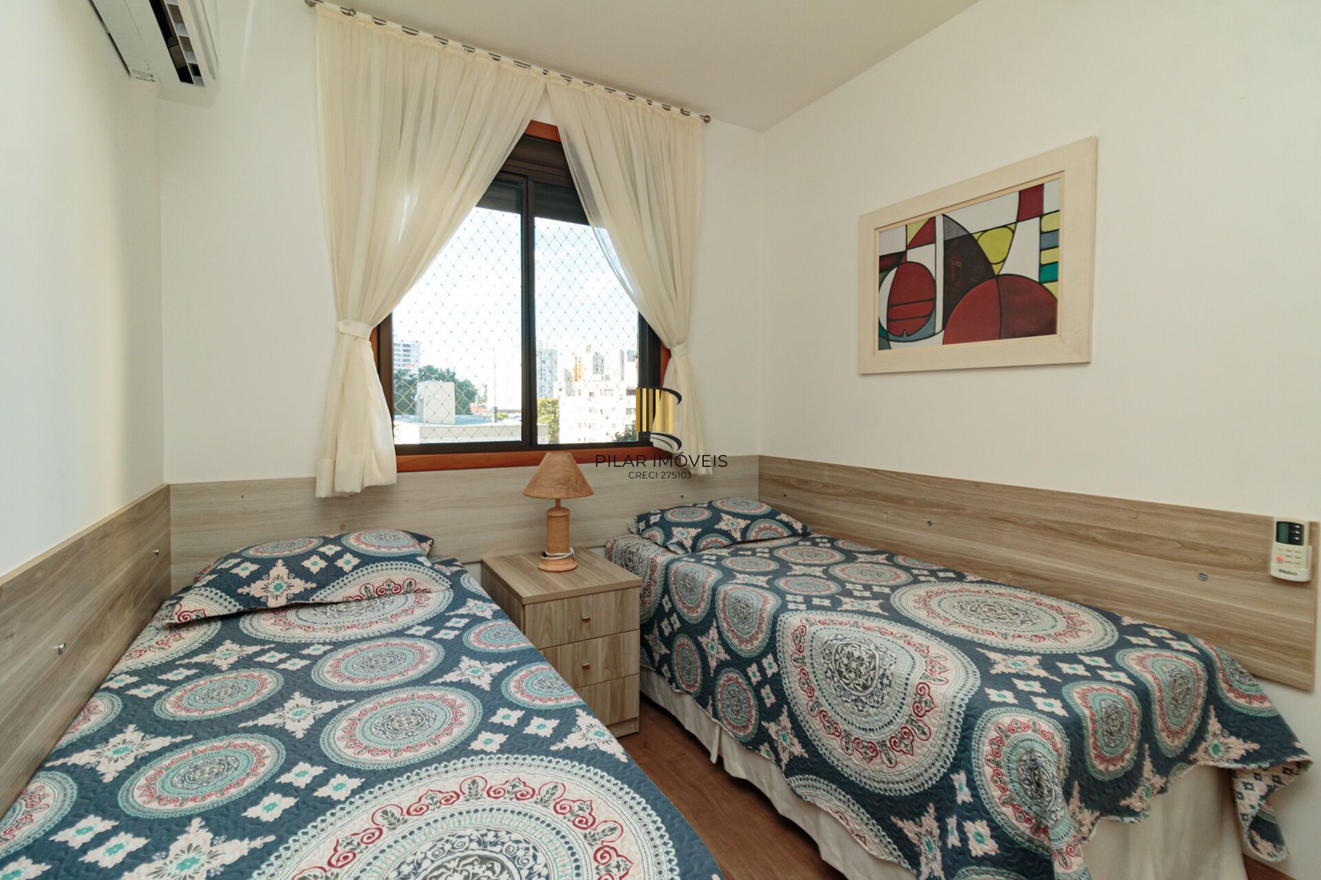 Apartamento à venda no bairro Passo da Areia em Porto Alegre/RS