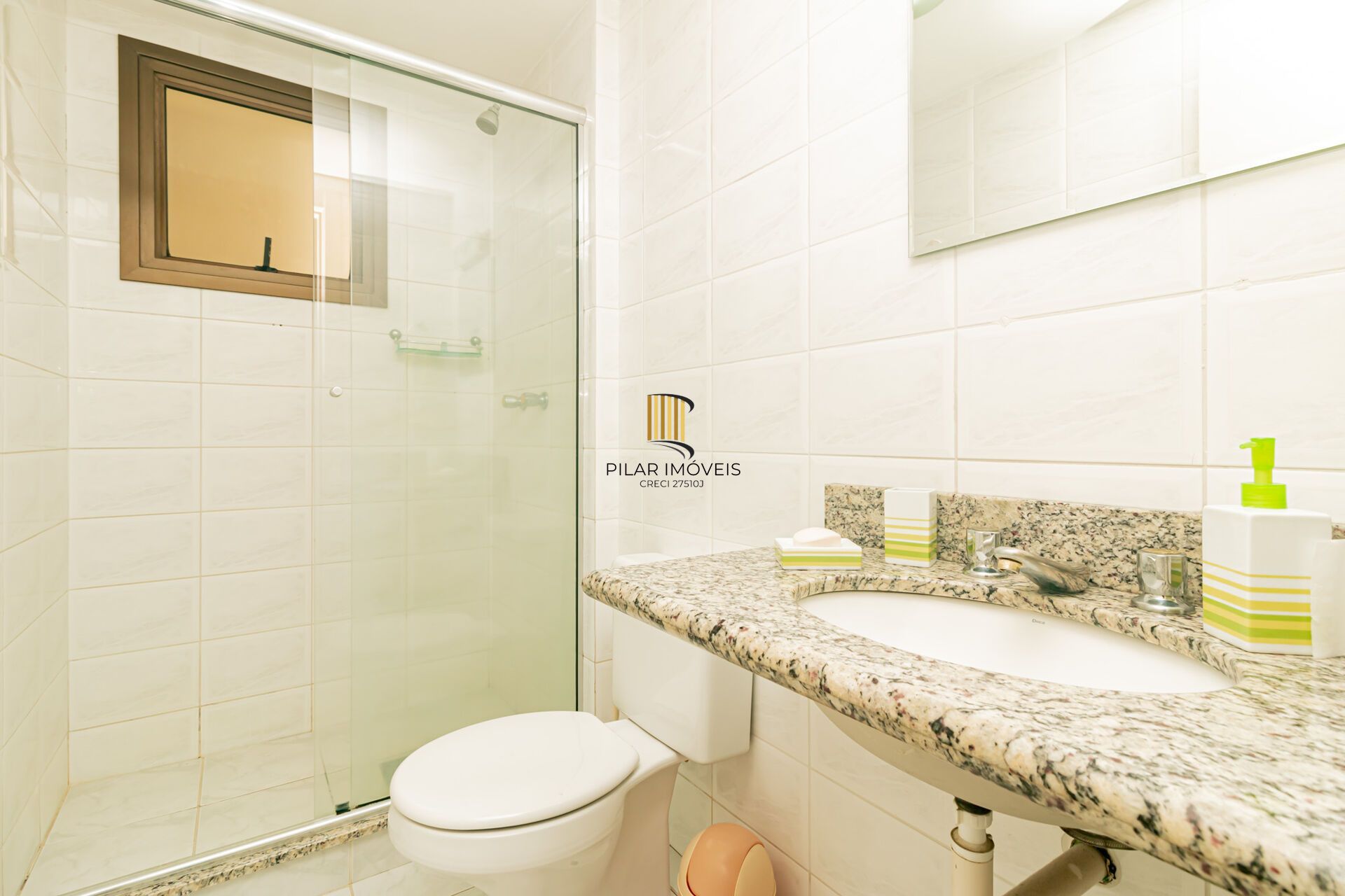 Apartamento à venda no bairro Passo D'areia em Porto Alegre/RS