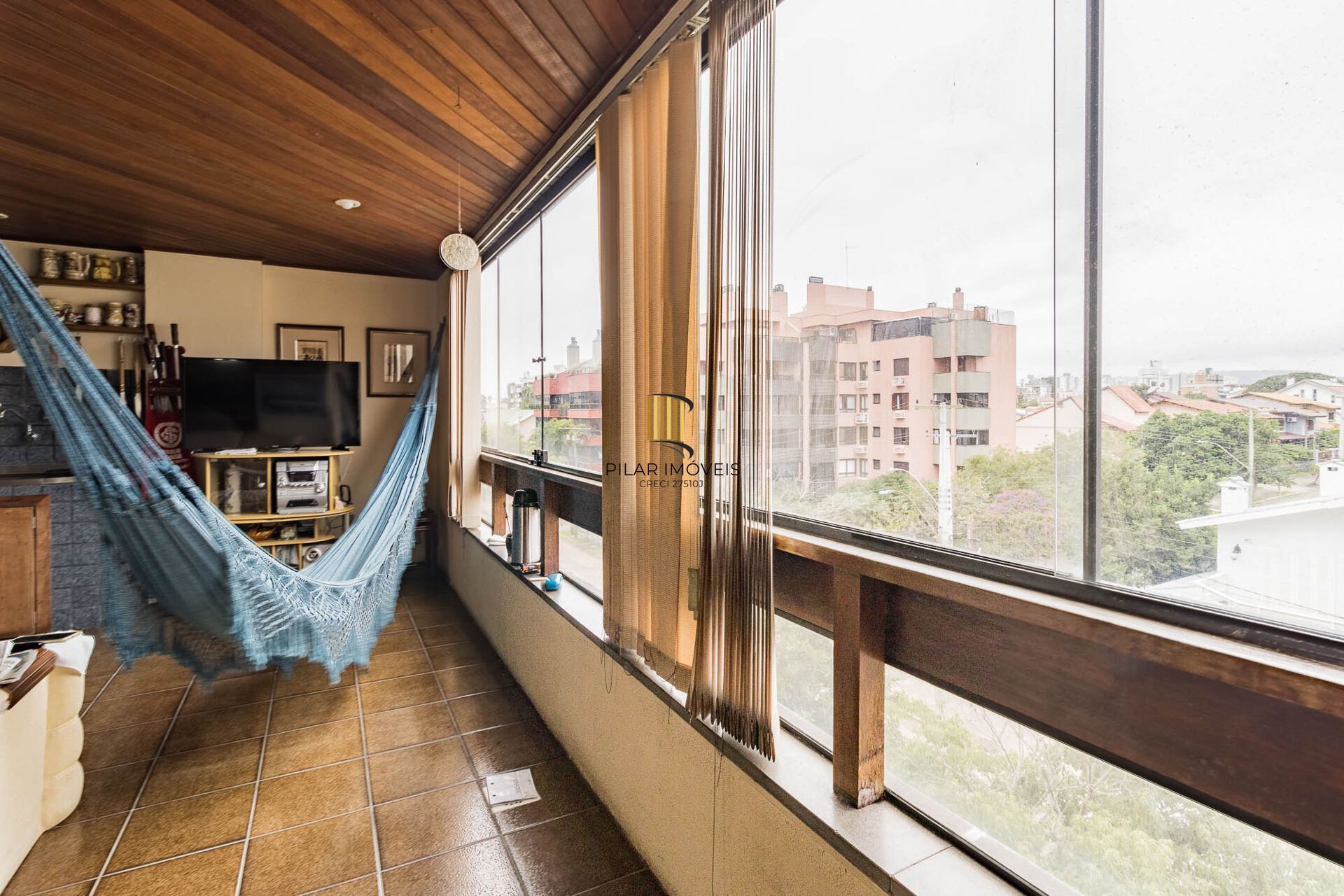 Apartamento à venda no bairro Jardim Lindóia em Porto Alegre/RS