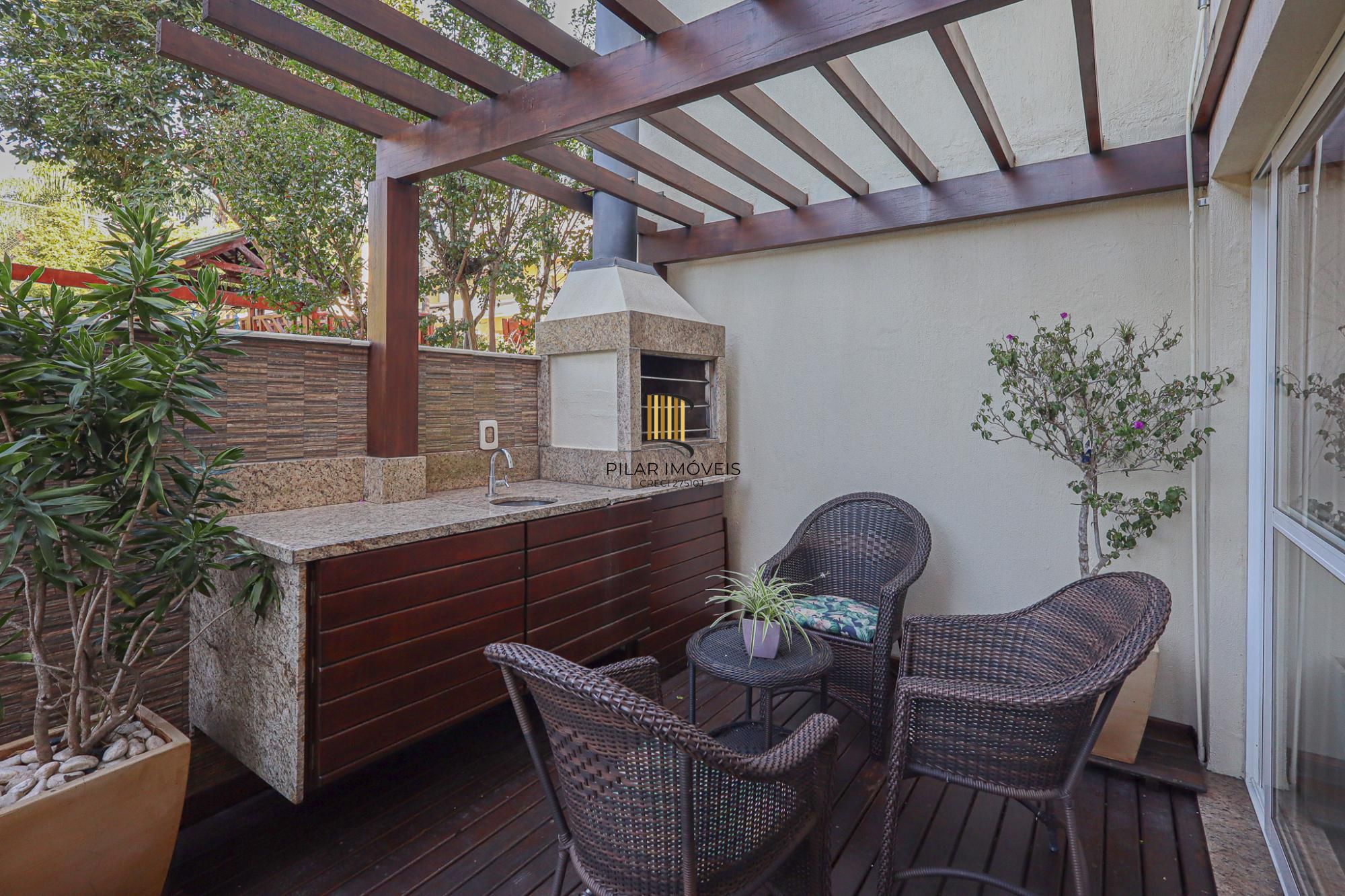 Casa em condomínio no bairro Teresópolis