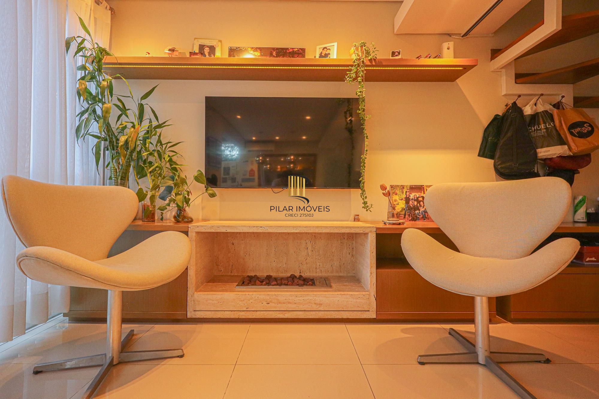 Casa em condomínio a venda no condomínio Villa Serena bairro Teresópolis