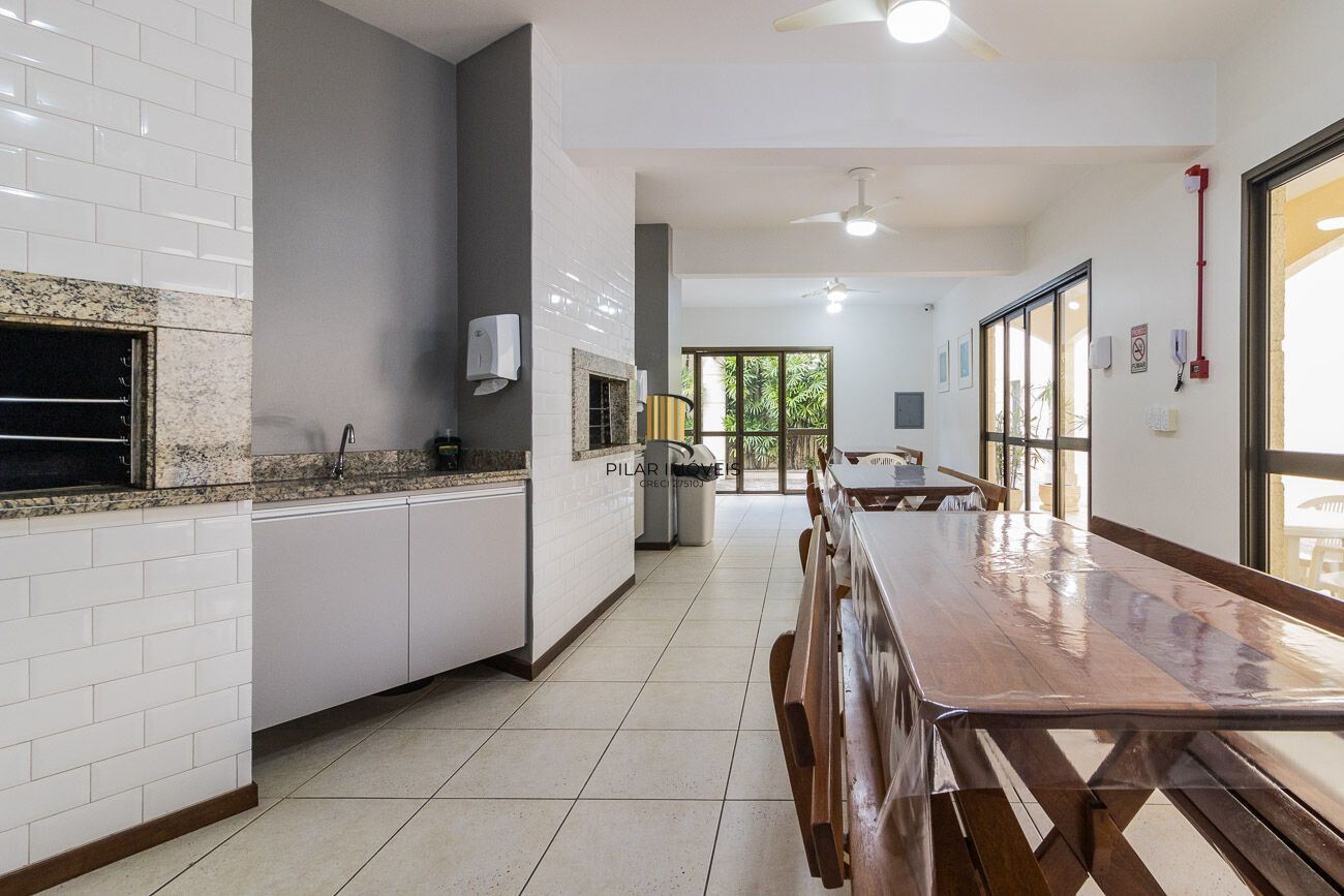 Apartamento à venda no bairro Passo D'areia em Porto Alegre/RS