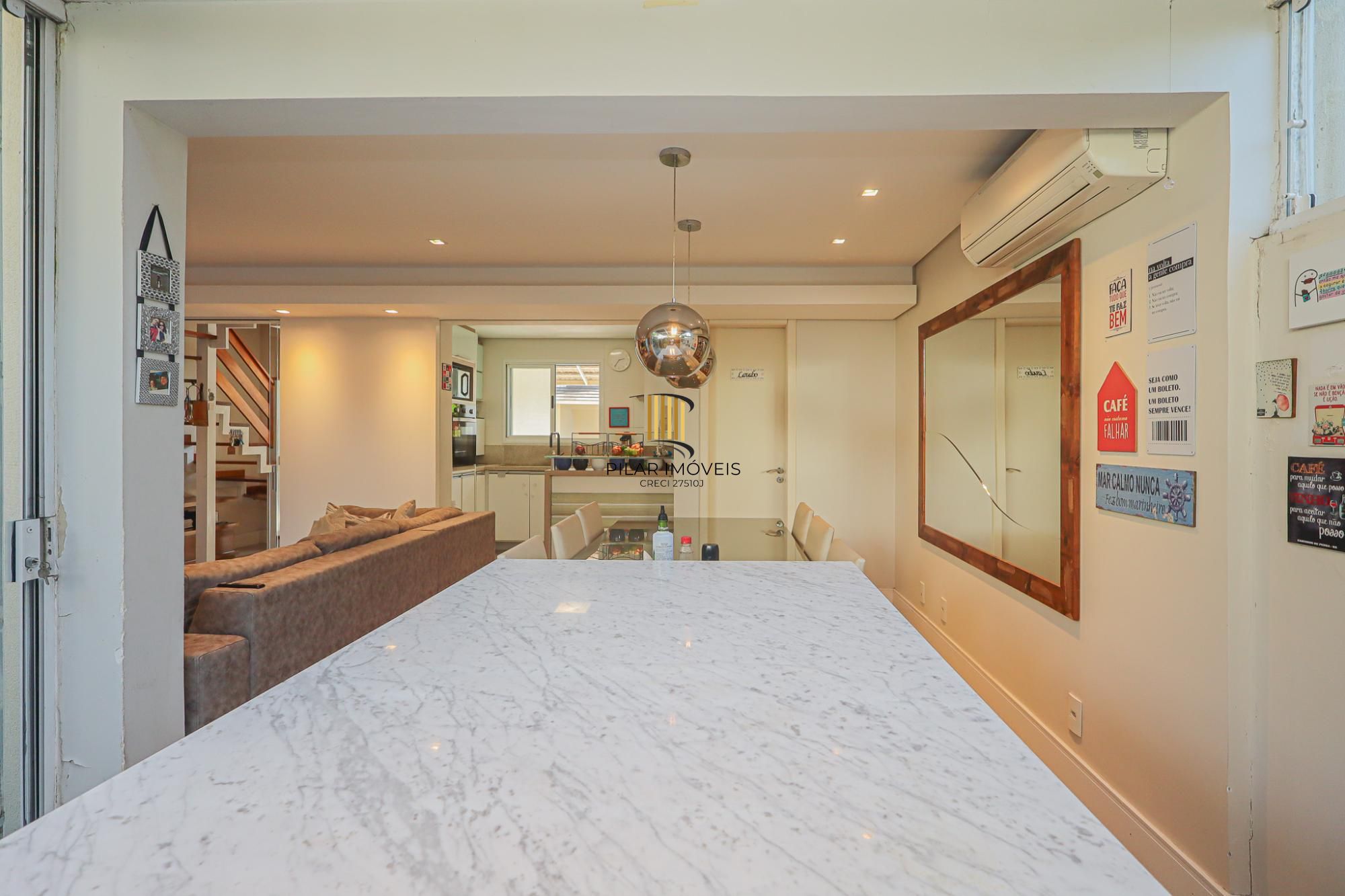 Casa em condomínio a venda no condomínio Villa Serena bairro Teresópolis