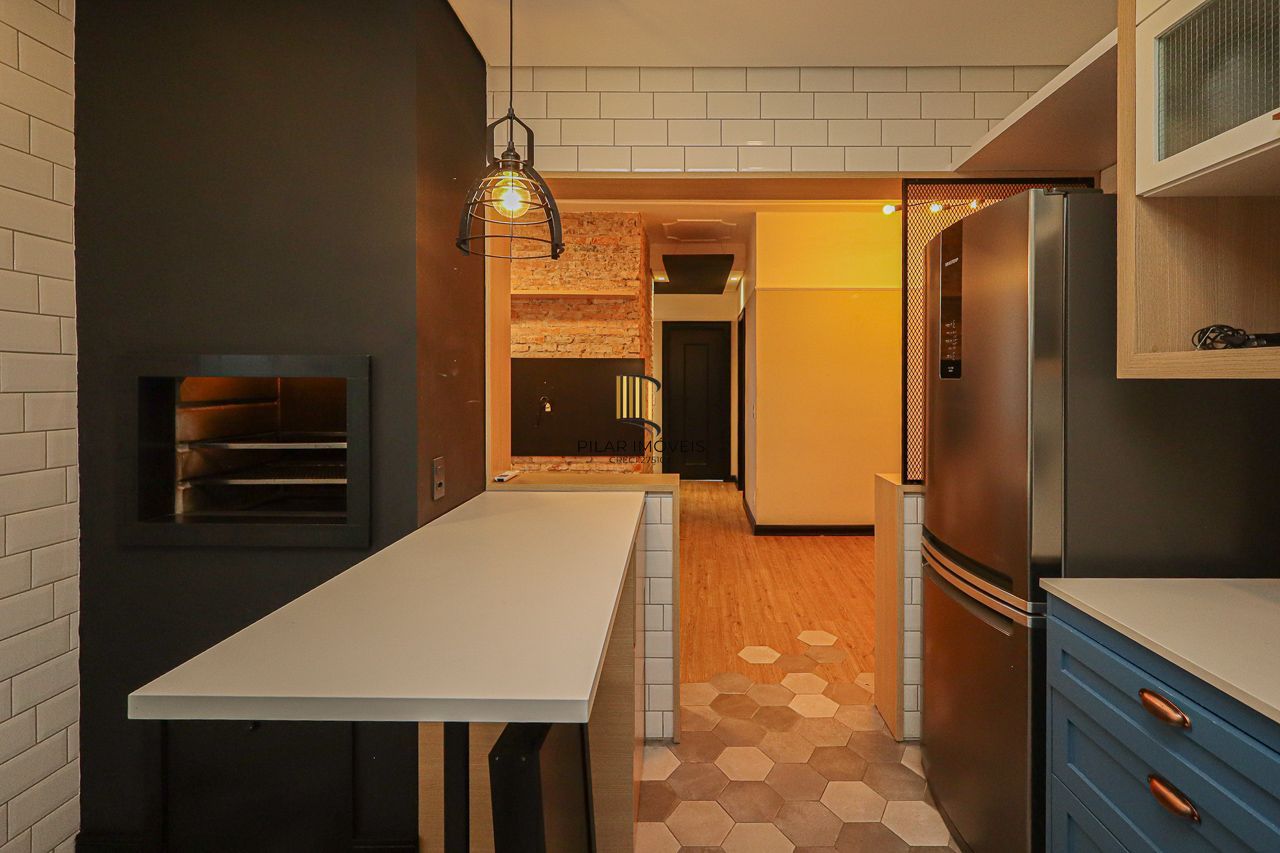 Apartamento a venda no bairro Bom fim