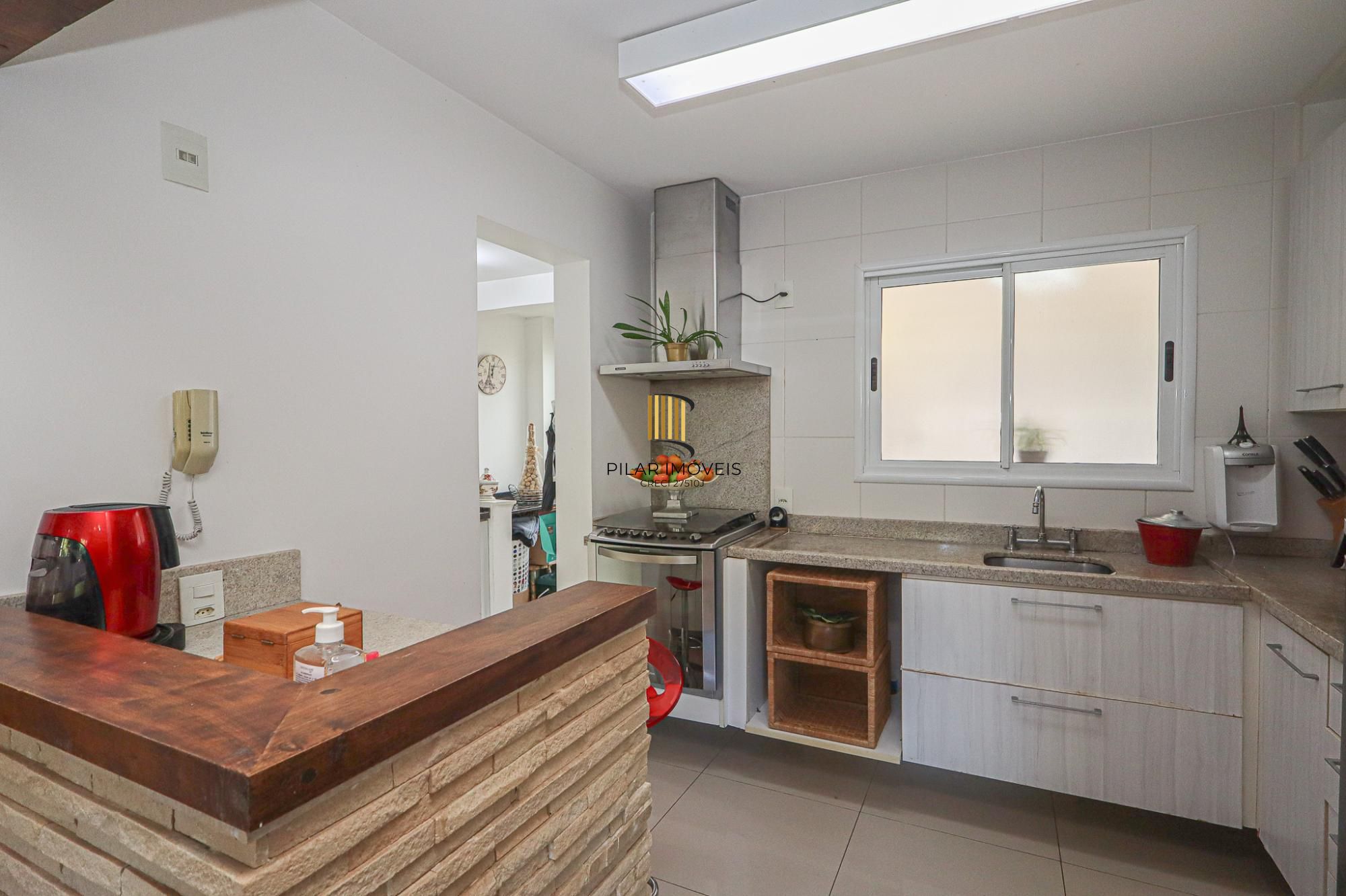 Casa em condomínio no bairro Teresópolis