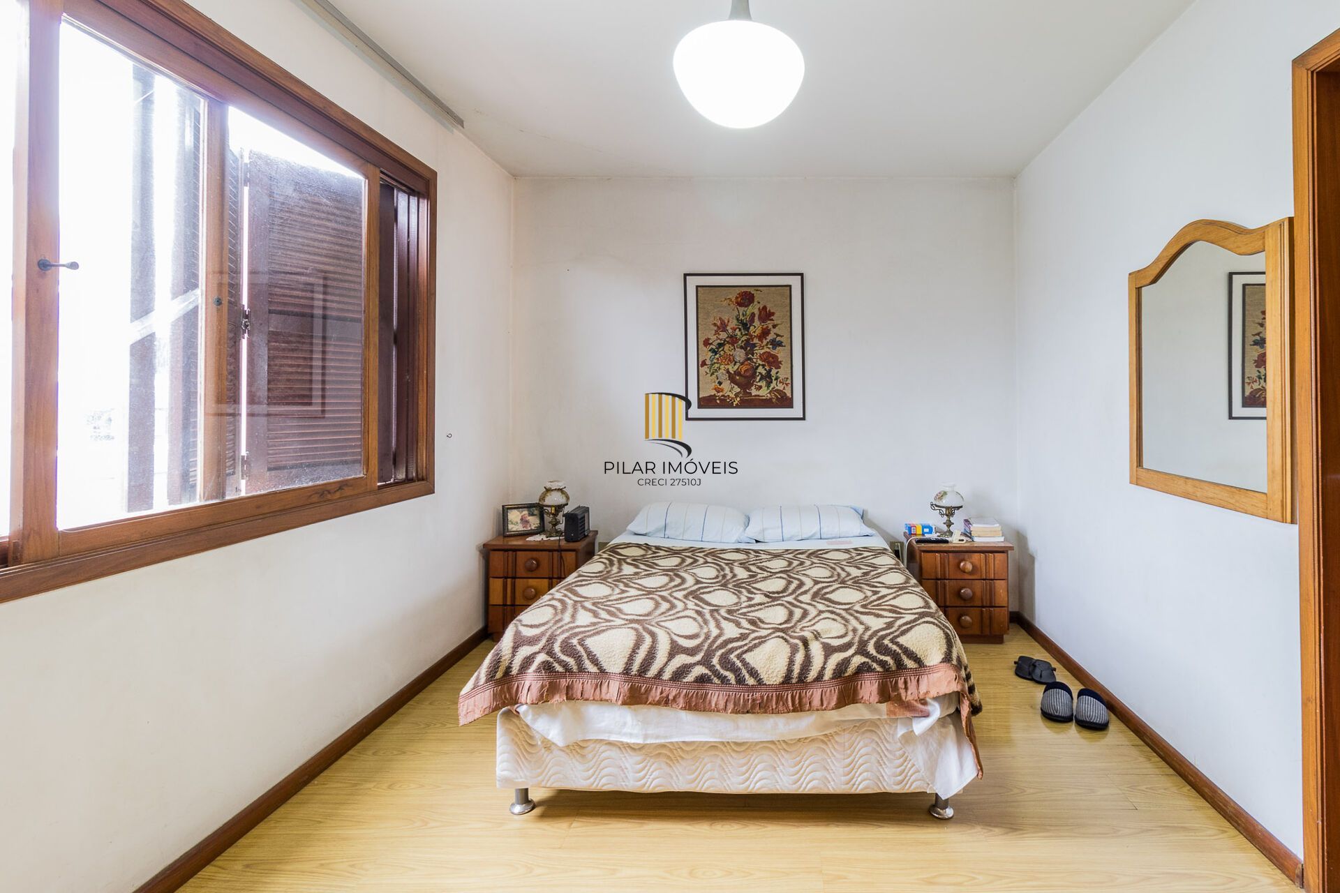 Apartamento à venda no bairro Jardim Lindóia em Porto Alegre/RS