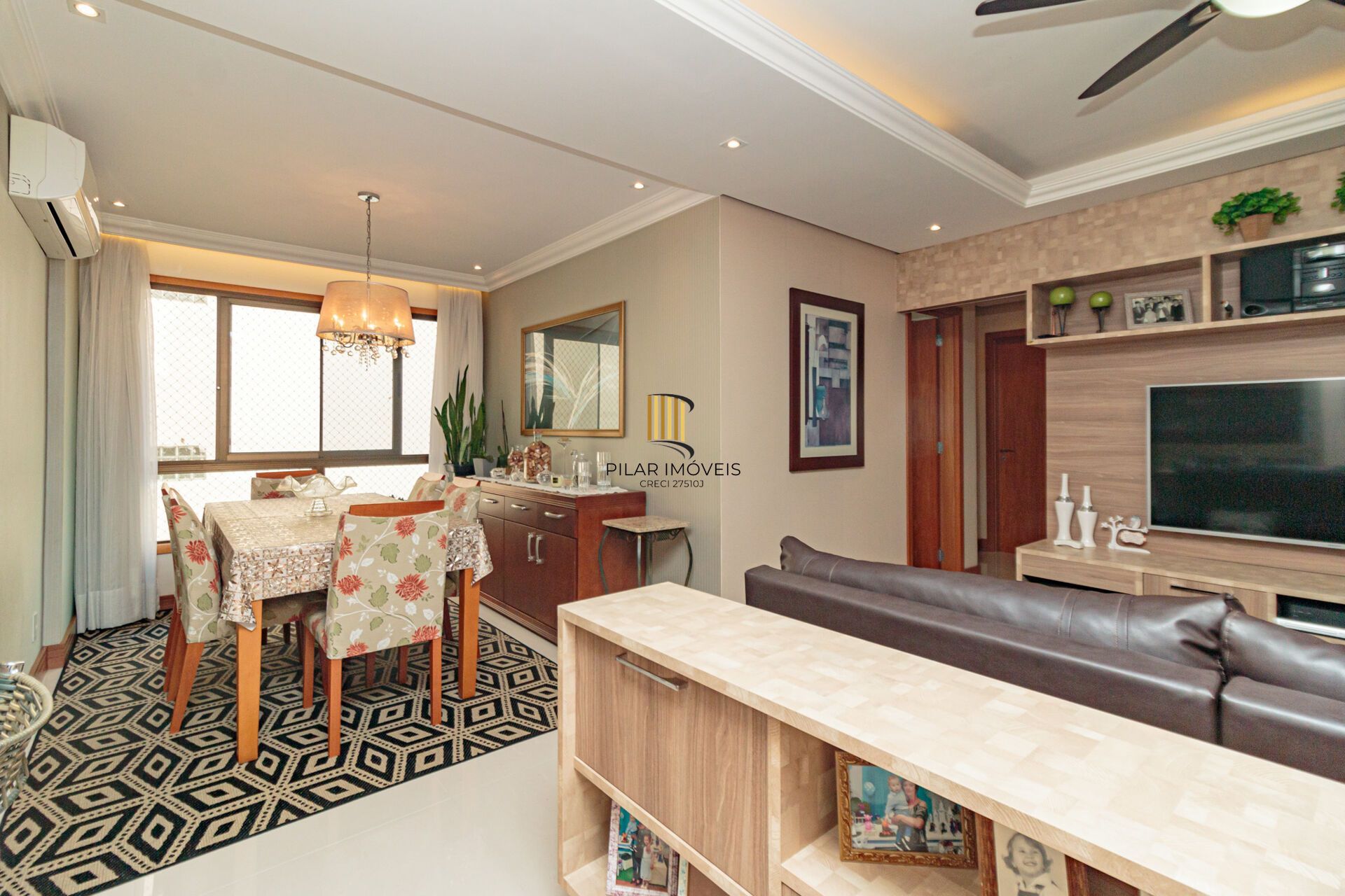 Apartamento à venda no bairro Passo da Areia em Porto Alegre/RS