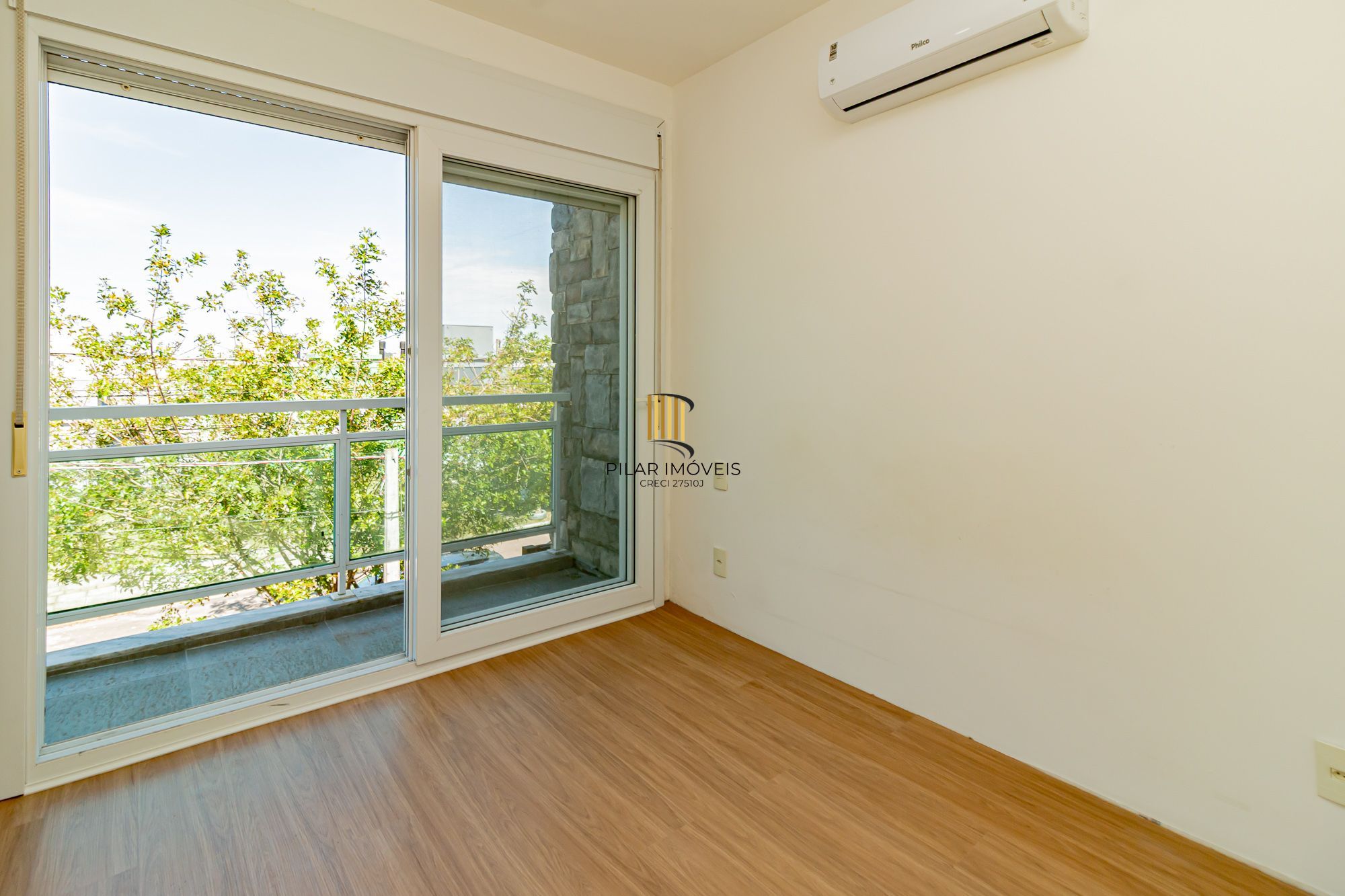 Casa em condomínio a venda na Lomba do Pinheiro