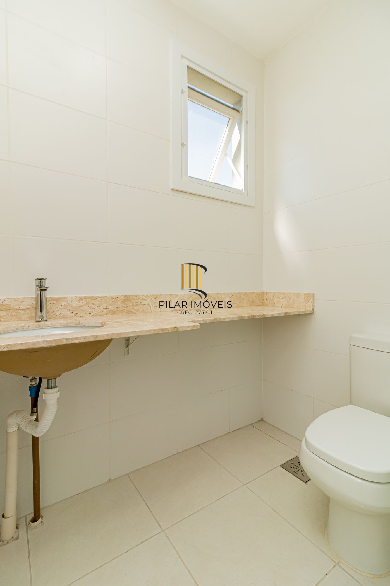 Casa em condomínio a venda na Lomba do Pinheiro