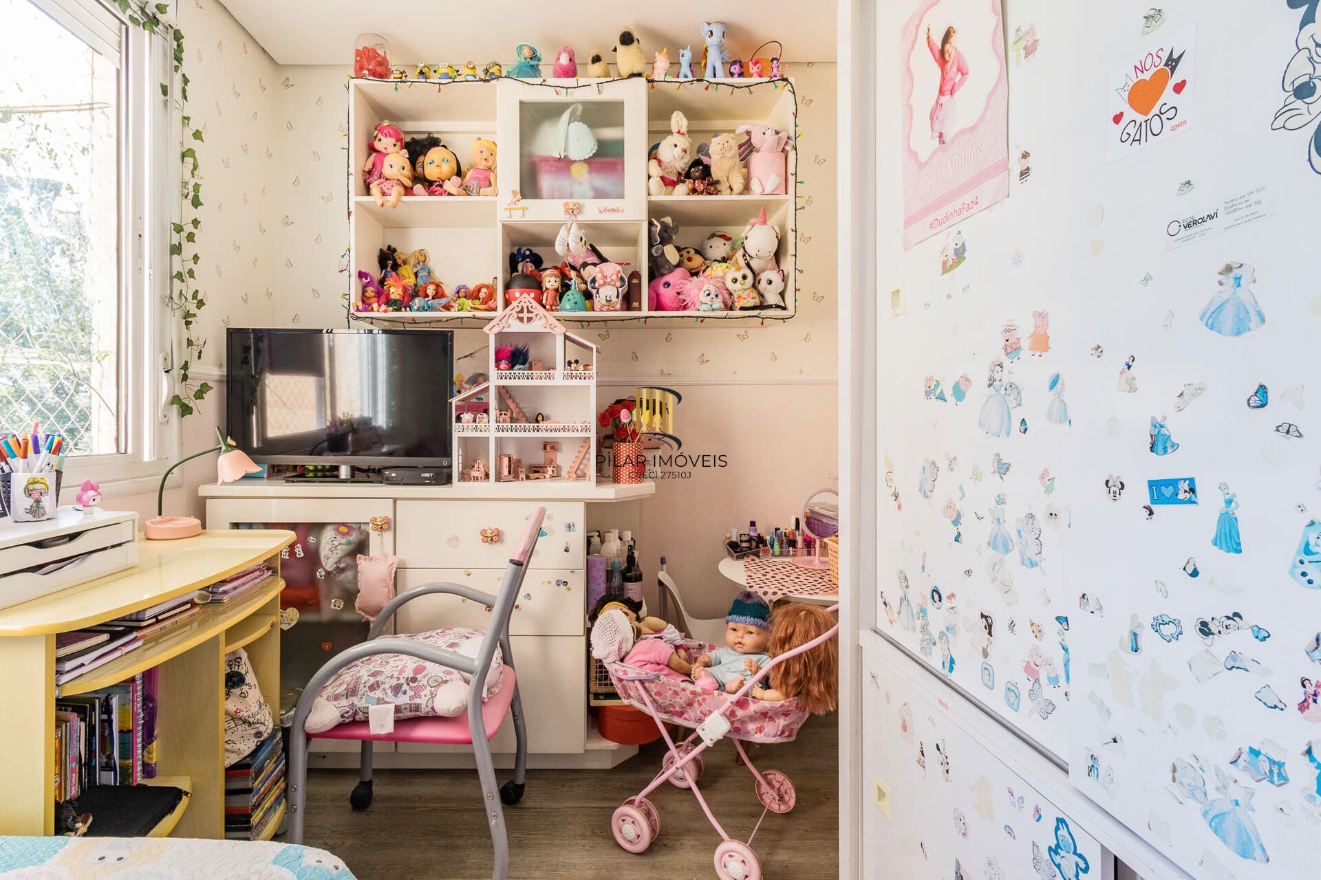 Apartamento à venda no bairro Passo D'areia em Porto Alegre/RS