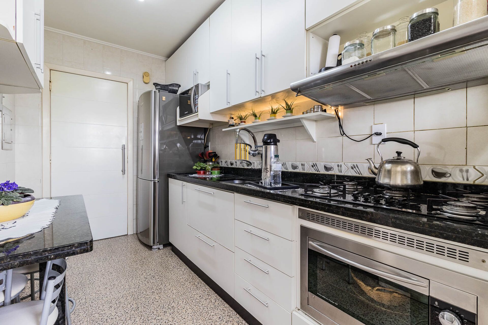 Apartamento à venda no bairro Jardim Lindóia em Porto Alegre/RS