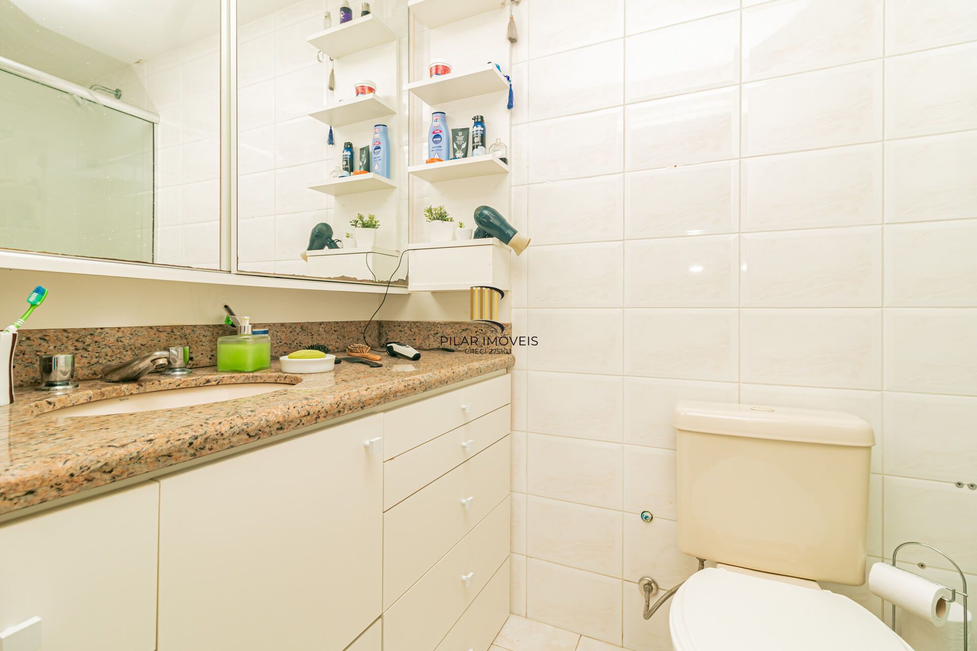 Apartamento à venda no bairro Passo D'areia em Porto Alegre/RS