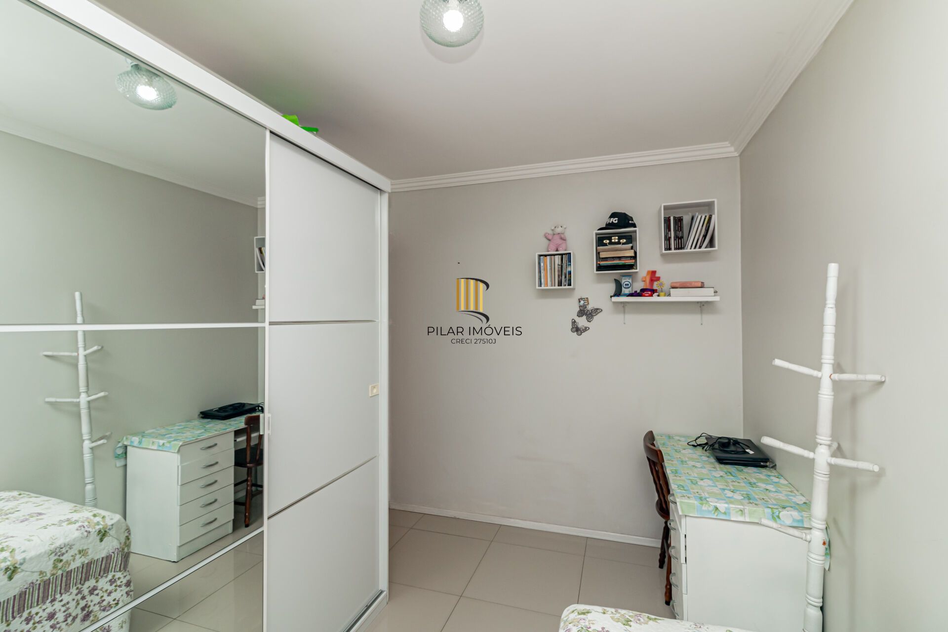 Apartamento à venda no bairro Passo D'areia em Porto Alegre/RS