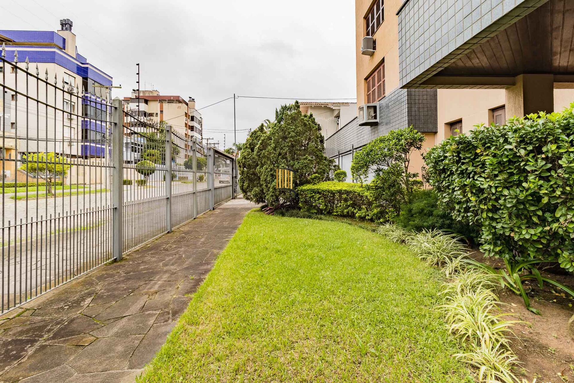 Apartamento à venda no bairro Jardim Lindóia em Porto Alegre/RS