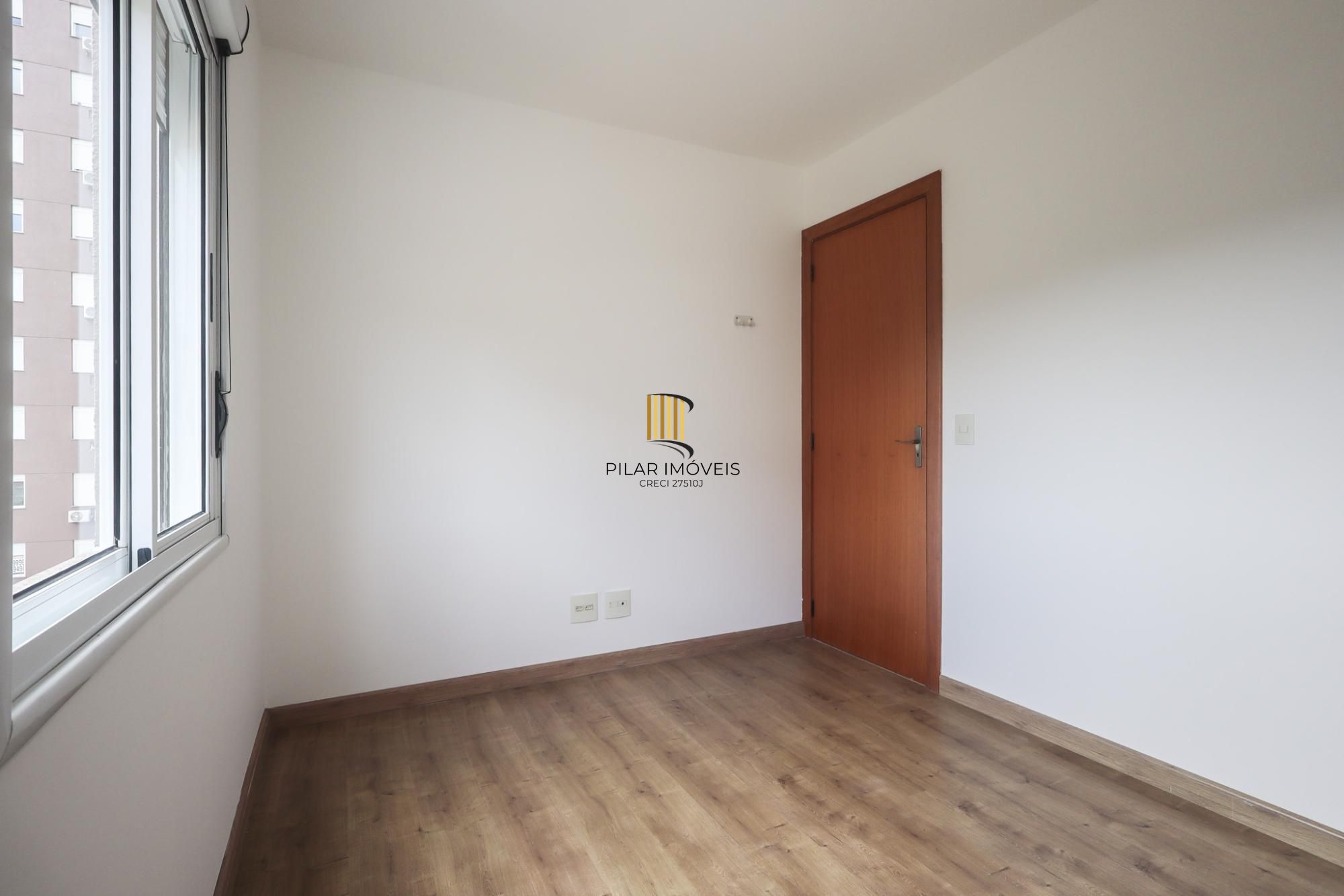 Apartamento a venda no bairro Partenon