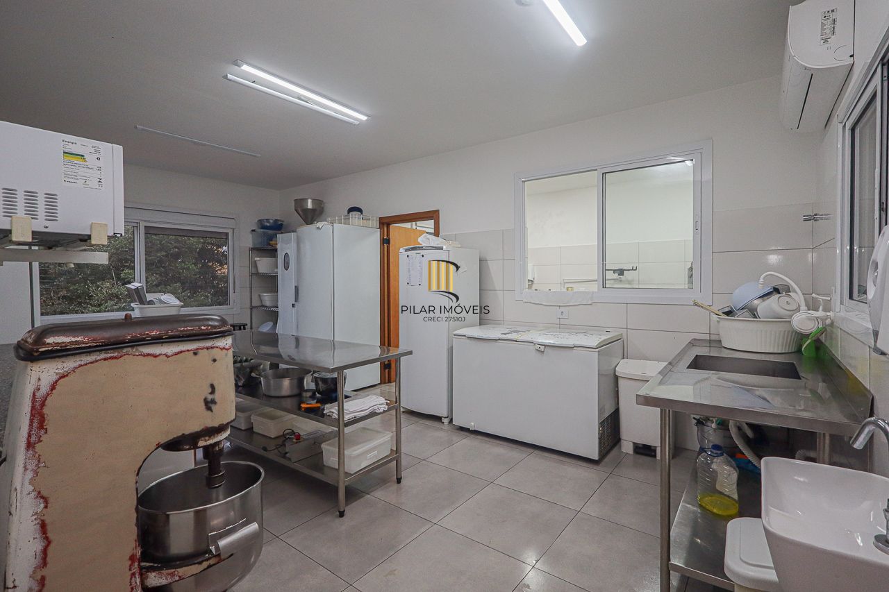 Casa Comercial a venda no bairro Cristo Redentor