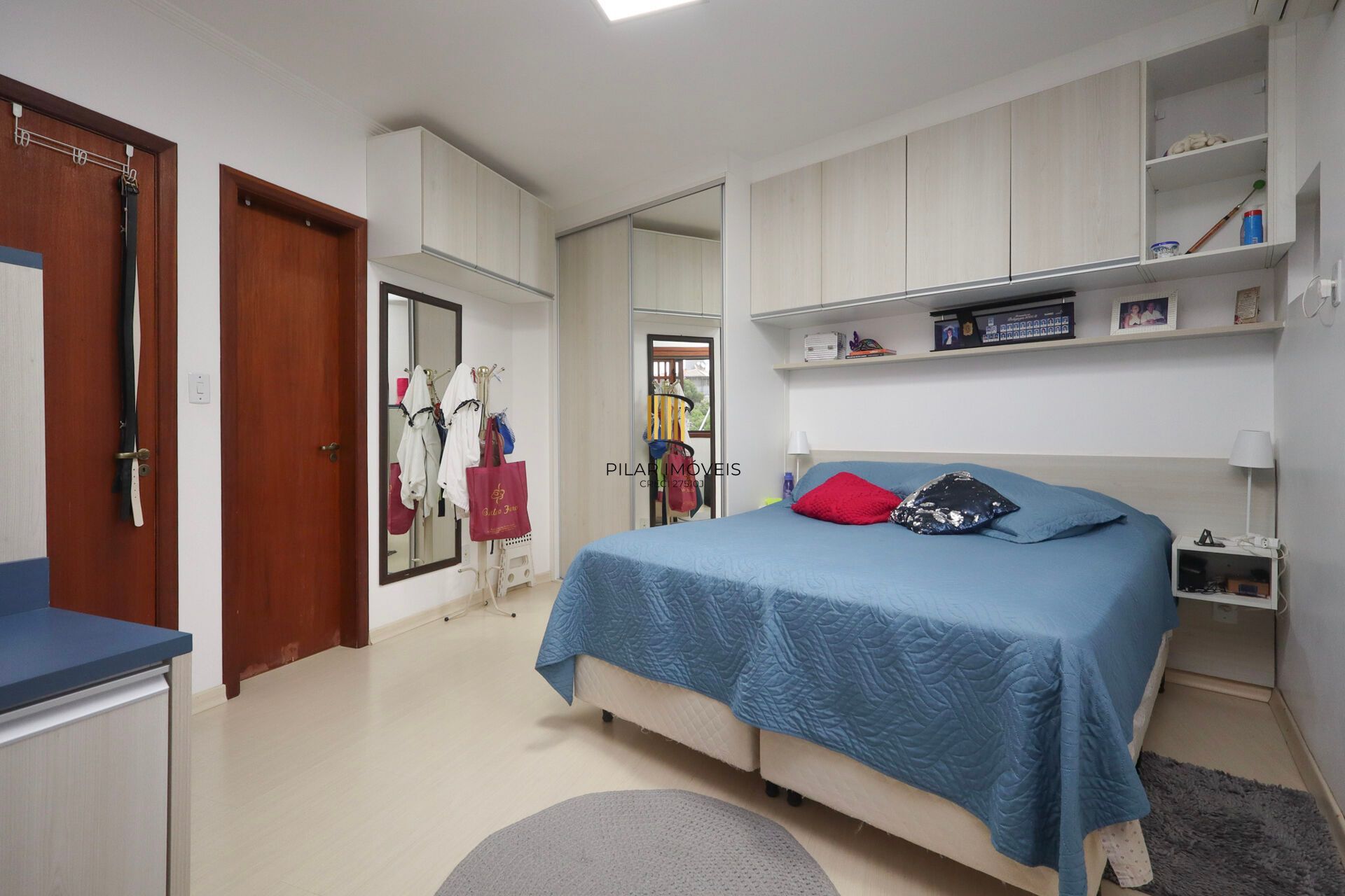Casa à venda no bairro Jardim Itu em Porto Alegre/RS