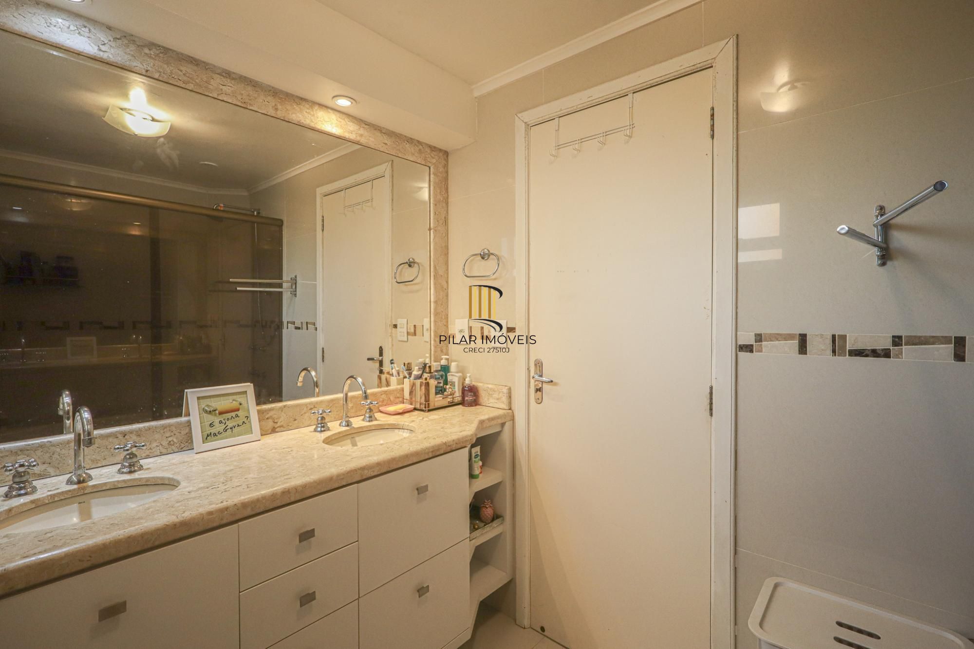 Apartamento a venda no bairro Petrópolis