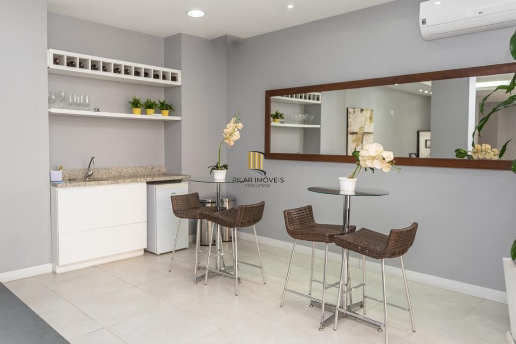 Apartamento à venda no bairro Passo D'areia em Porto Alegre/RS