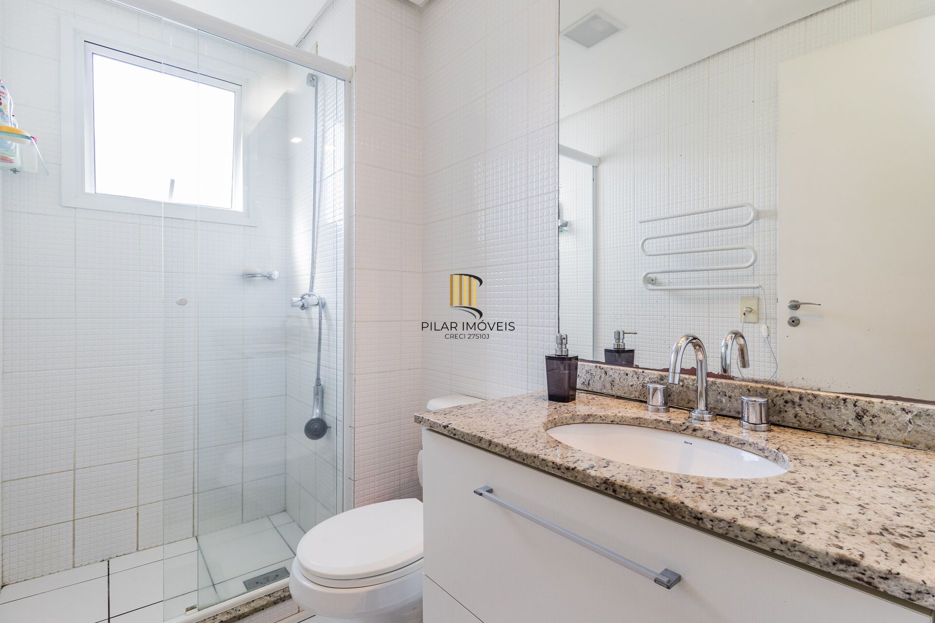 Apartamento à venda no bairro Passo D'areia em Porto Alegre/RS