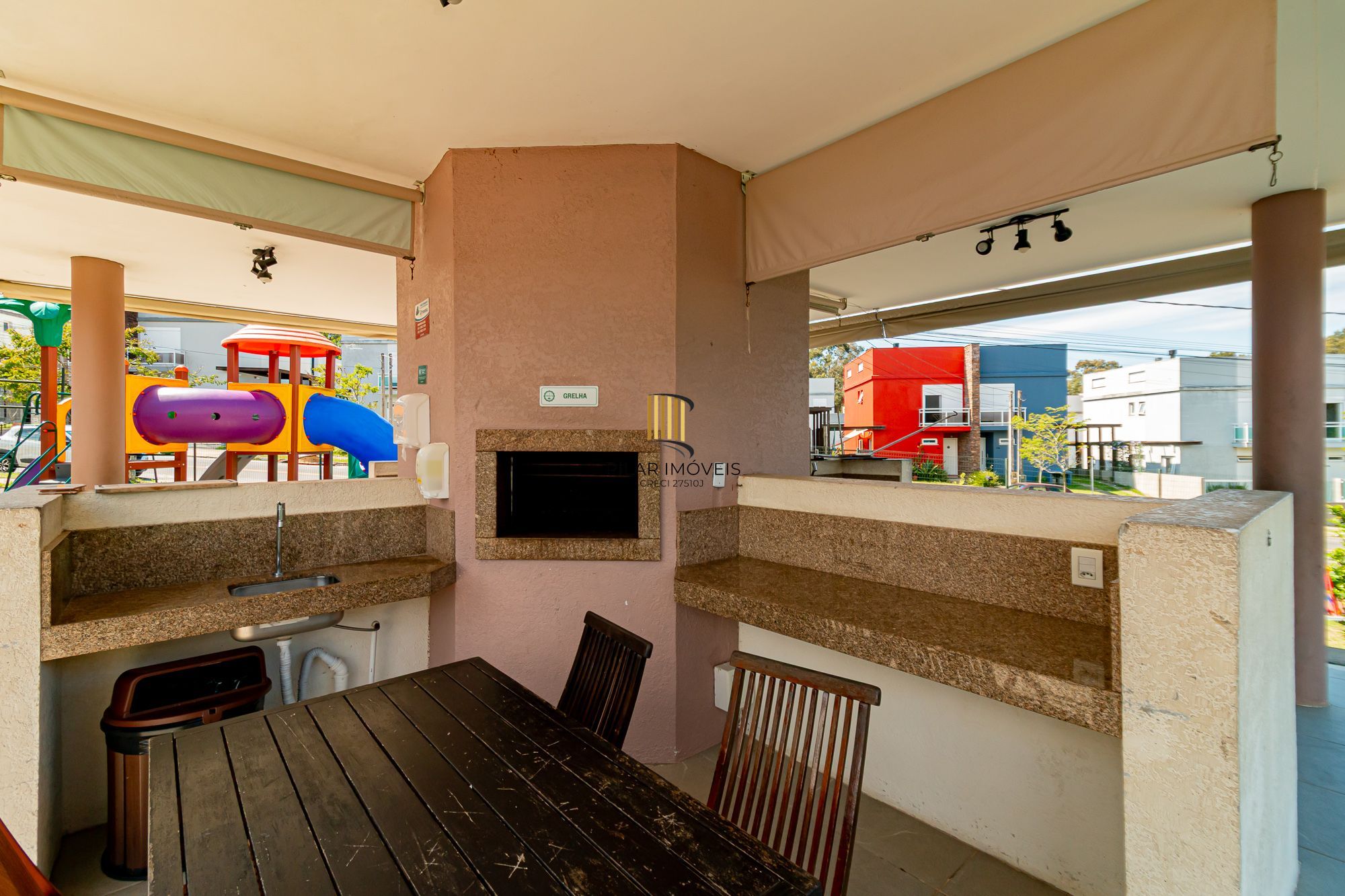 Casa em condomínio a venda na Lomba do Pinheiro