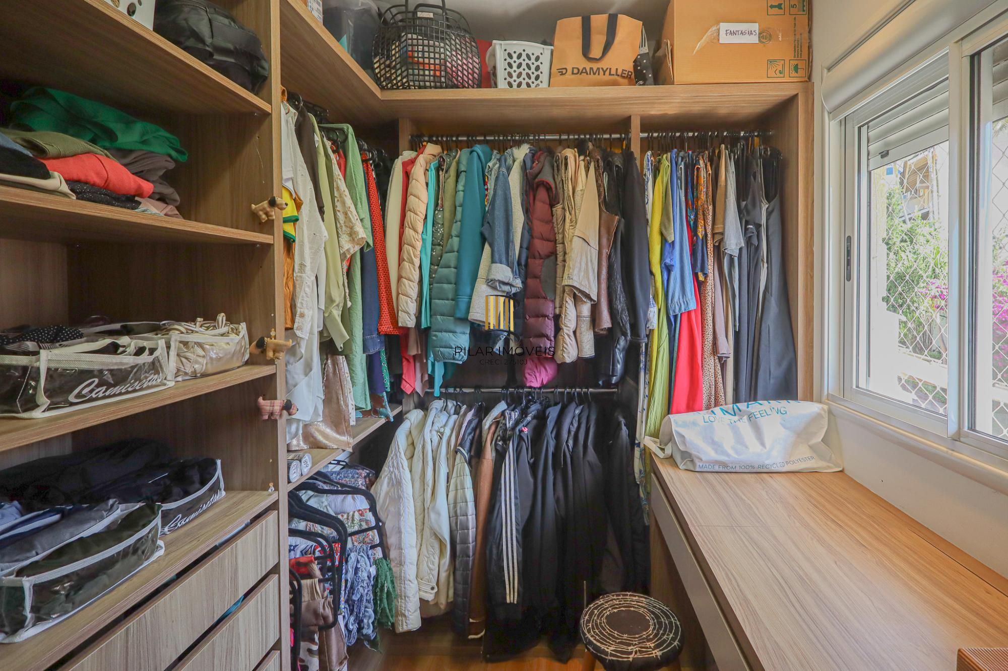 Casa em condomínio a venda no condomínio Villa Serena bairro Teresópolis