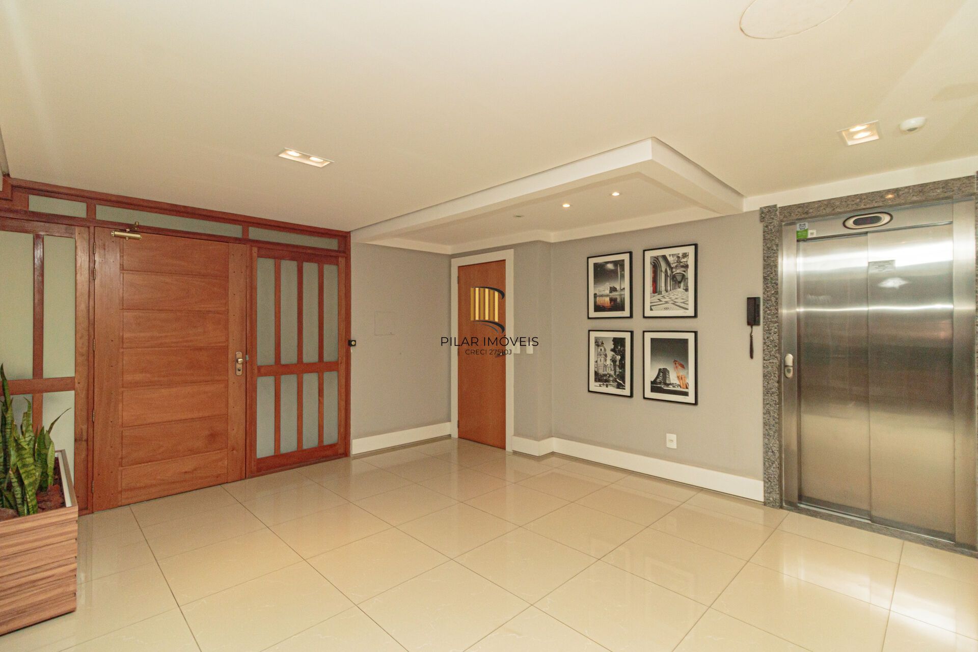 Apartamento à venda no bairro Jardim Planalto em Porto Alegre/RS