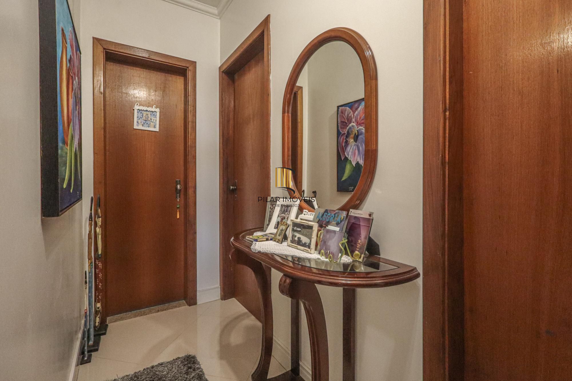 Apartamento à venda no bairro Jardim Planalto em Porto Alegre/RS