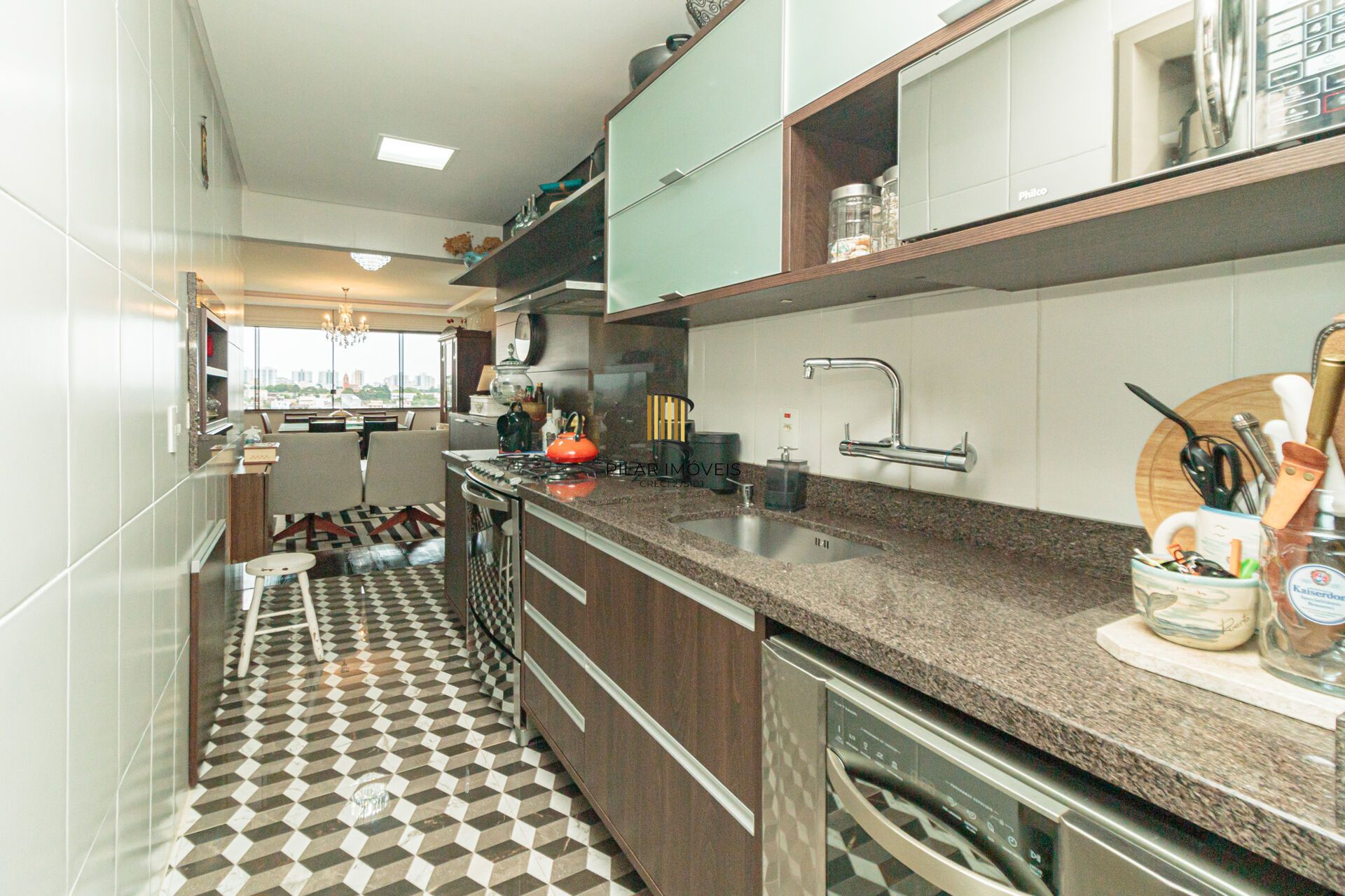 Apartamento à venda no bairro Jardim Planalto em Porto Alegre/RS