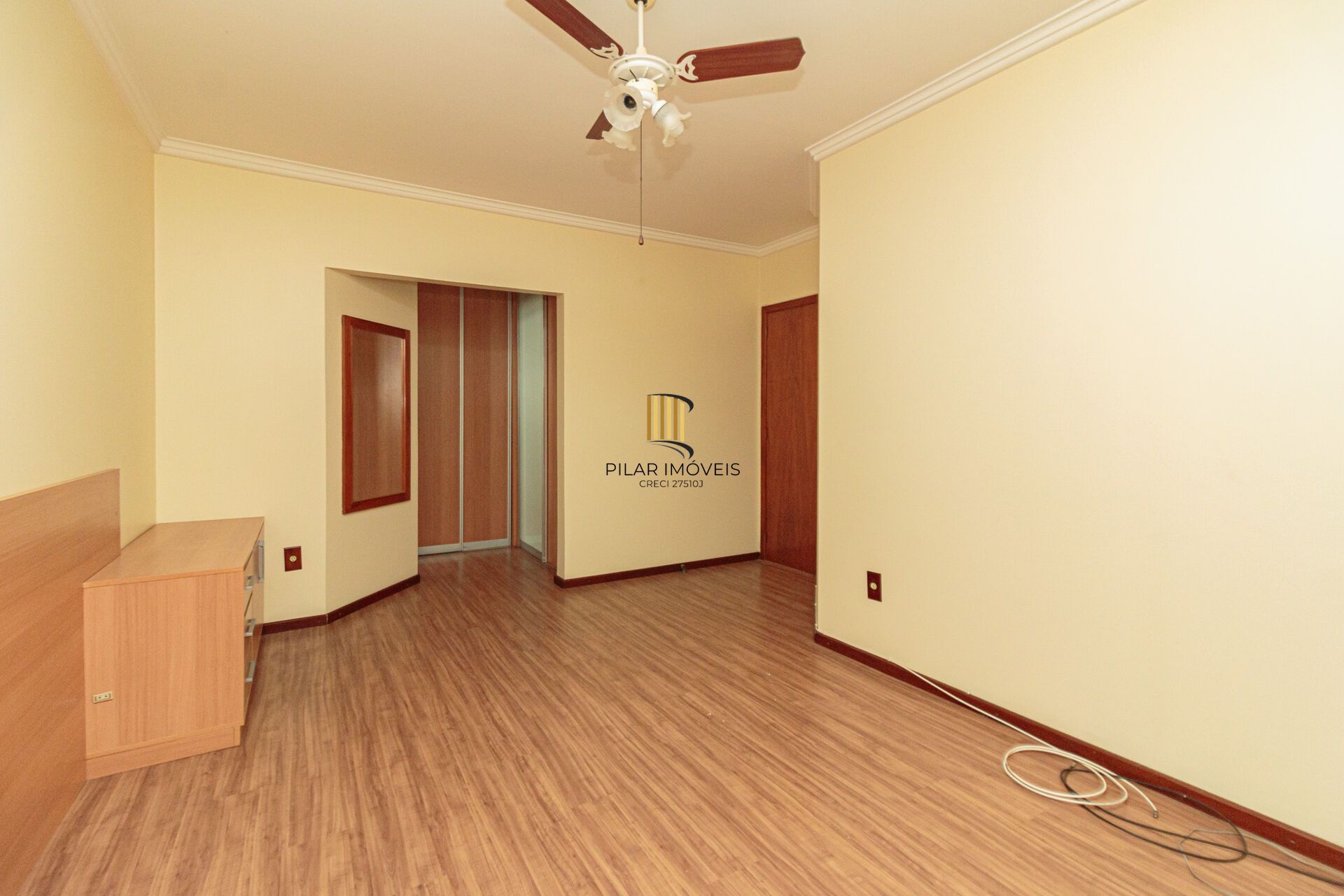 Apartamento à venda no bairro Jardim Planalto em Porto Alegre/RS