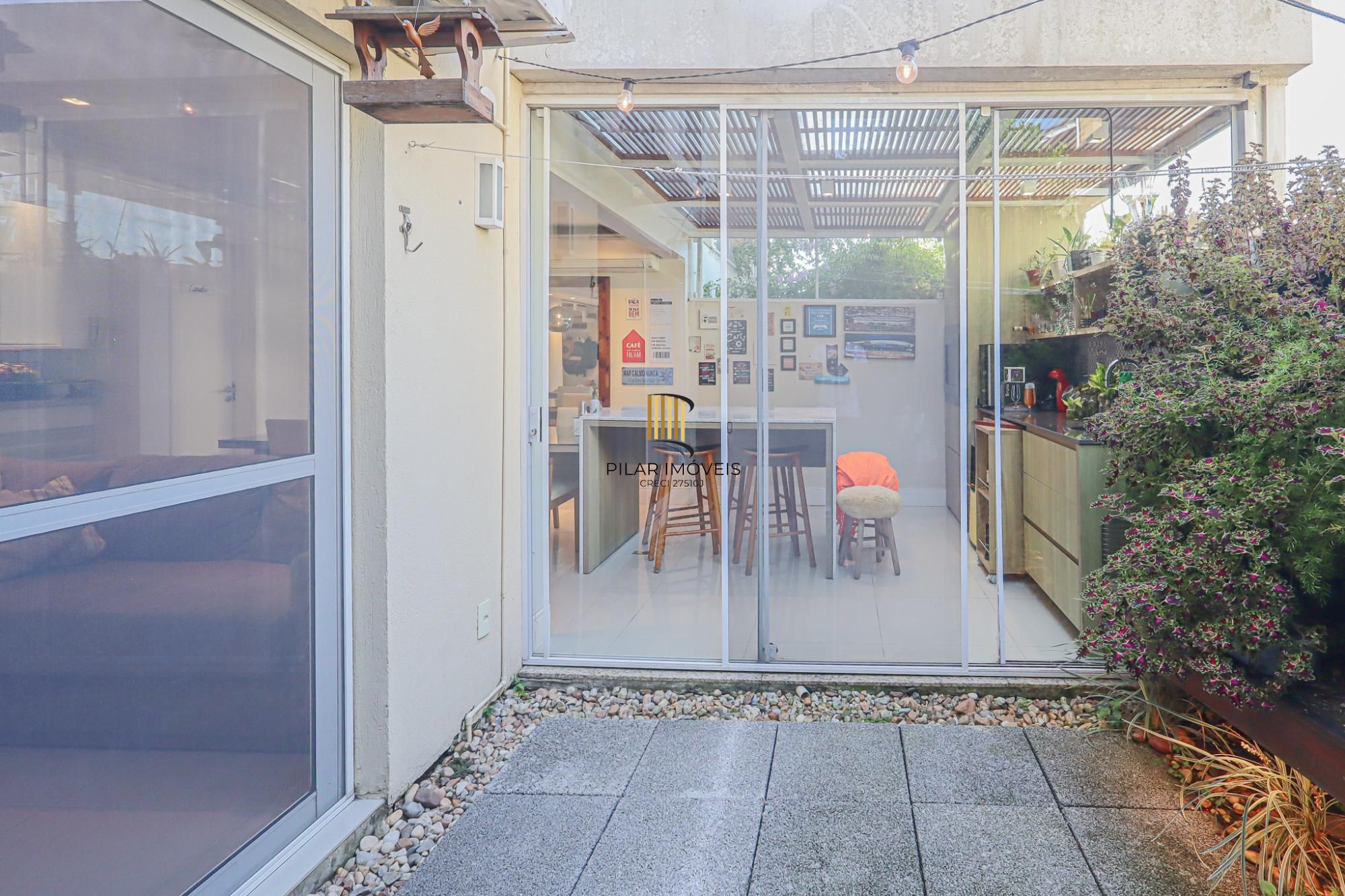 Casa em condomínio a venda no condomínio Villa Serena bairro Teresópolis