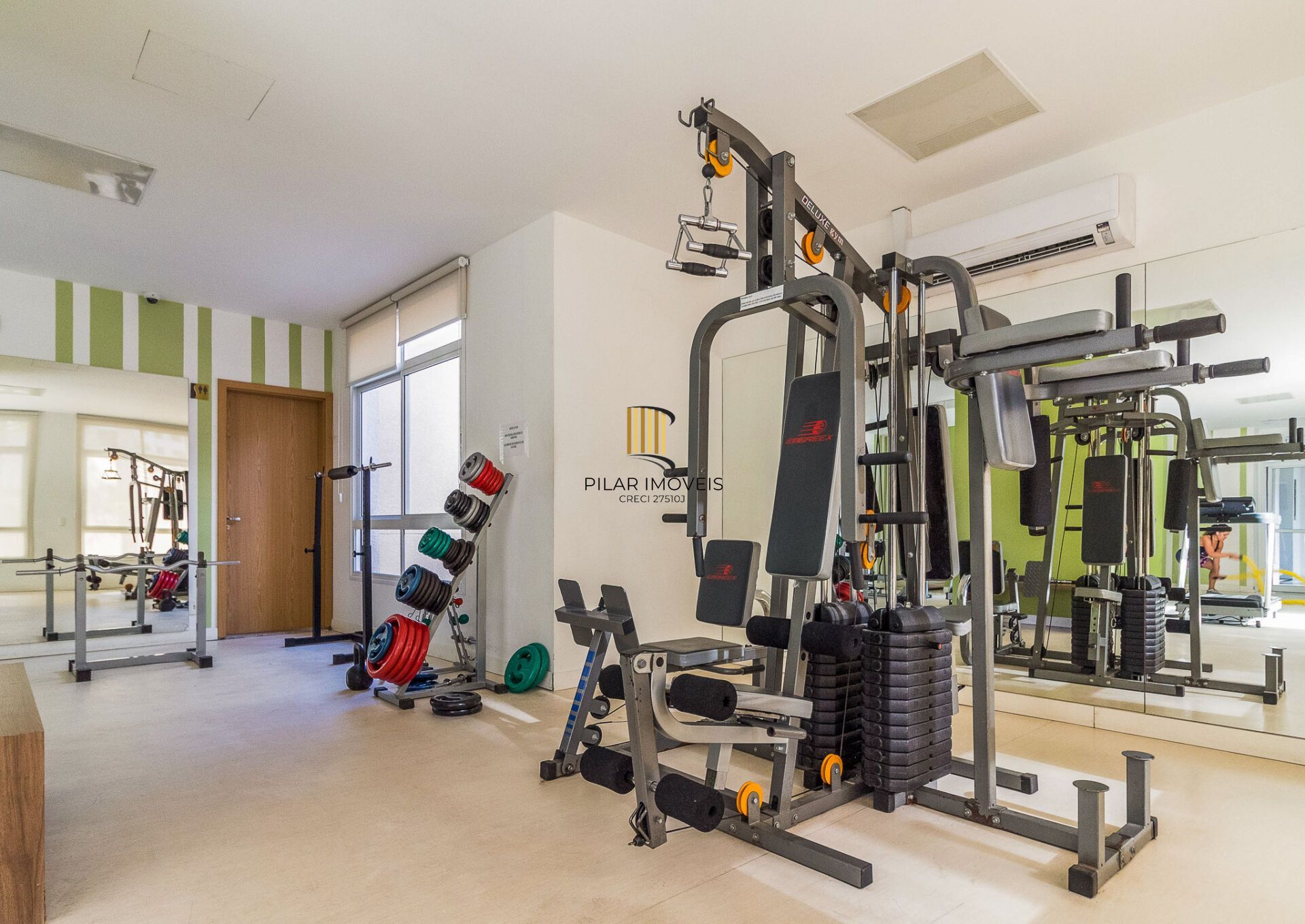 Apartamento à venda no bairro Passo D'areia em Porto Alegre/RS