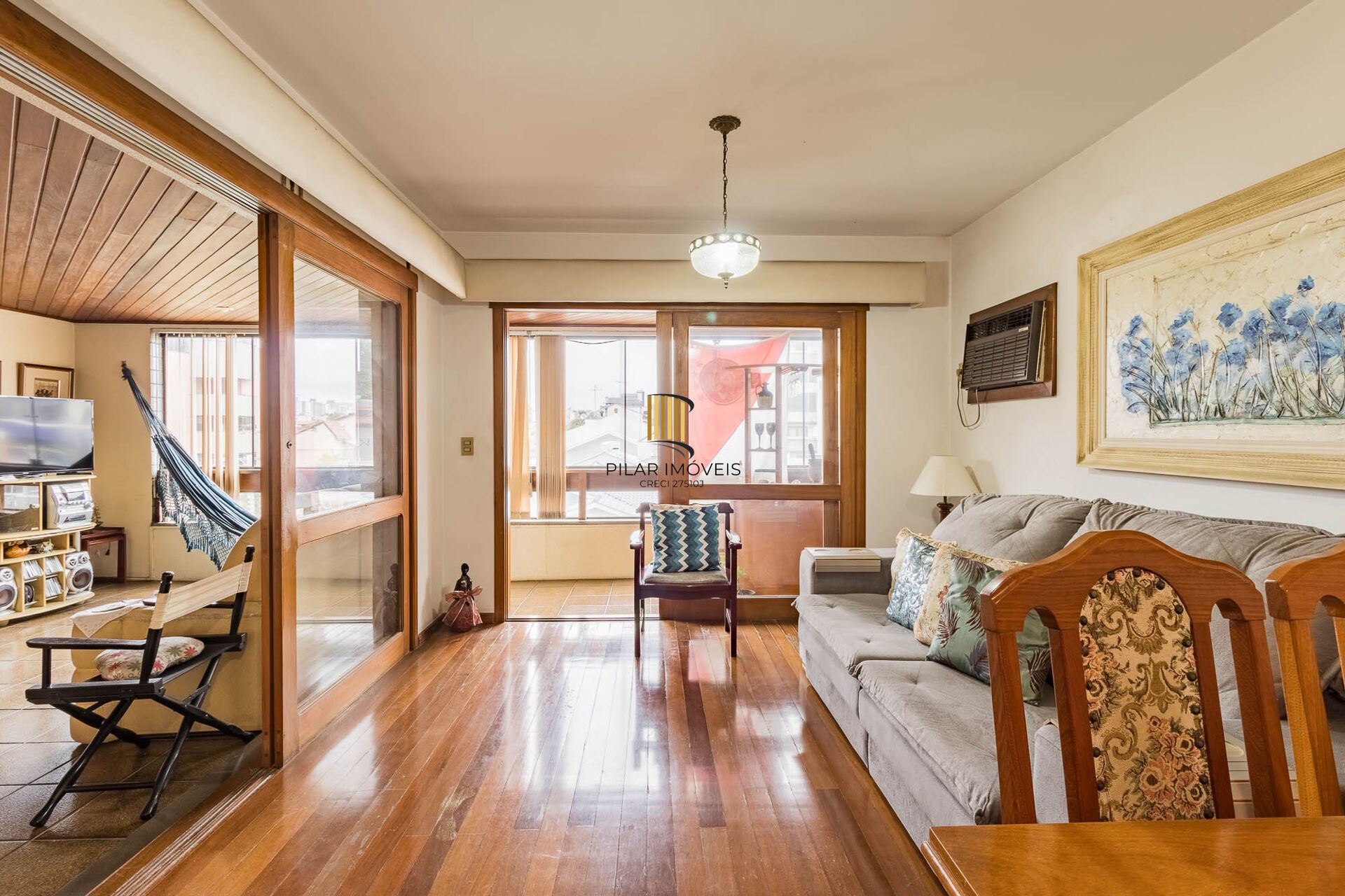 Apartamento à venda no bairro Jardim Lindóia em Porto Alegre/RS