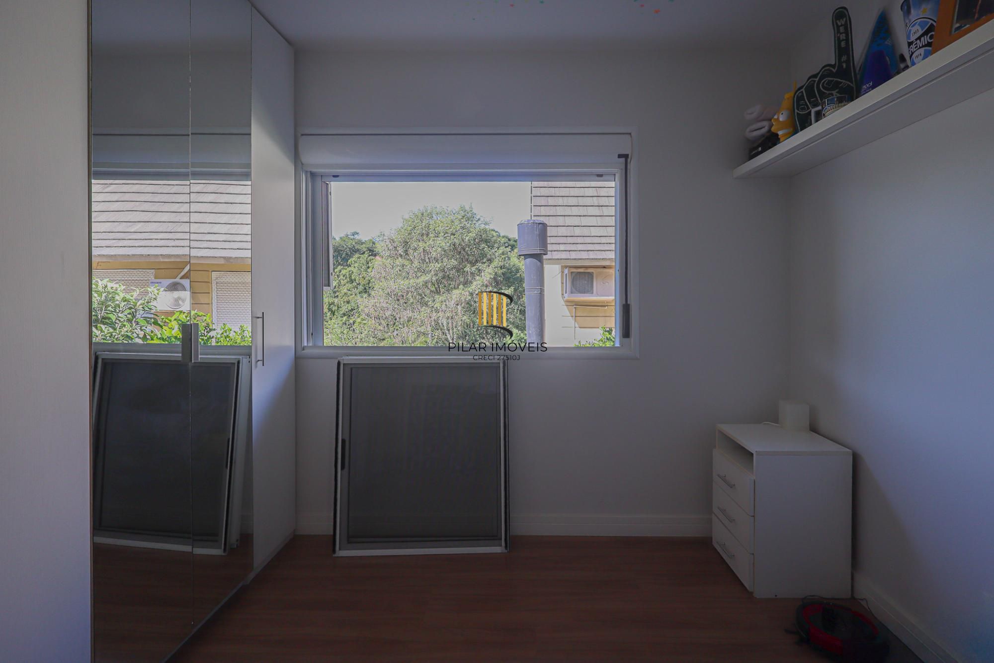 Casa em condomínio a venda no condomínio Villa Serena bairro Teresópolis