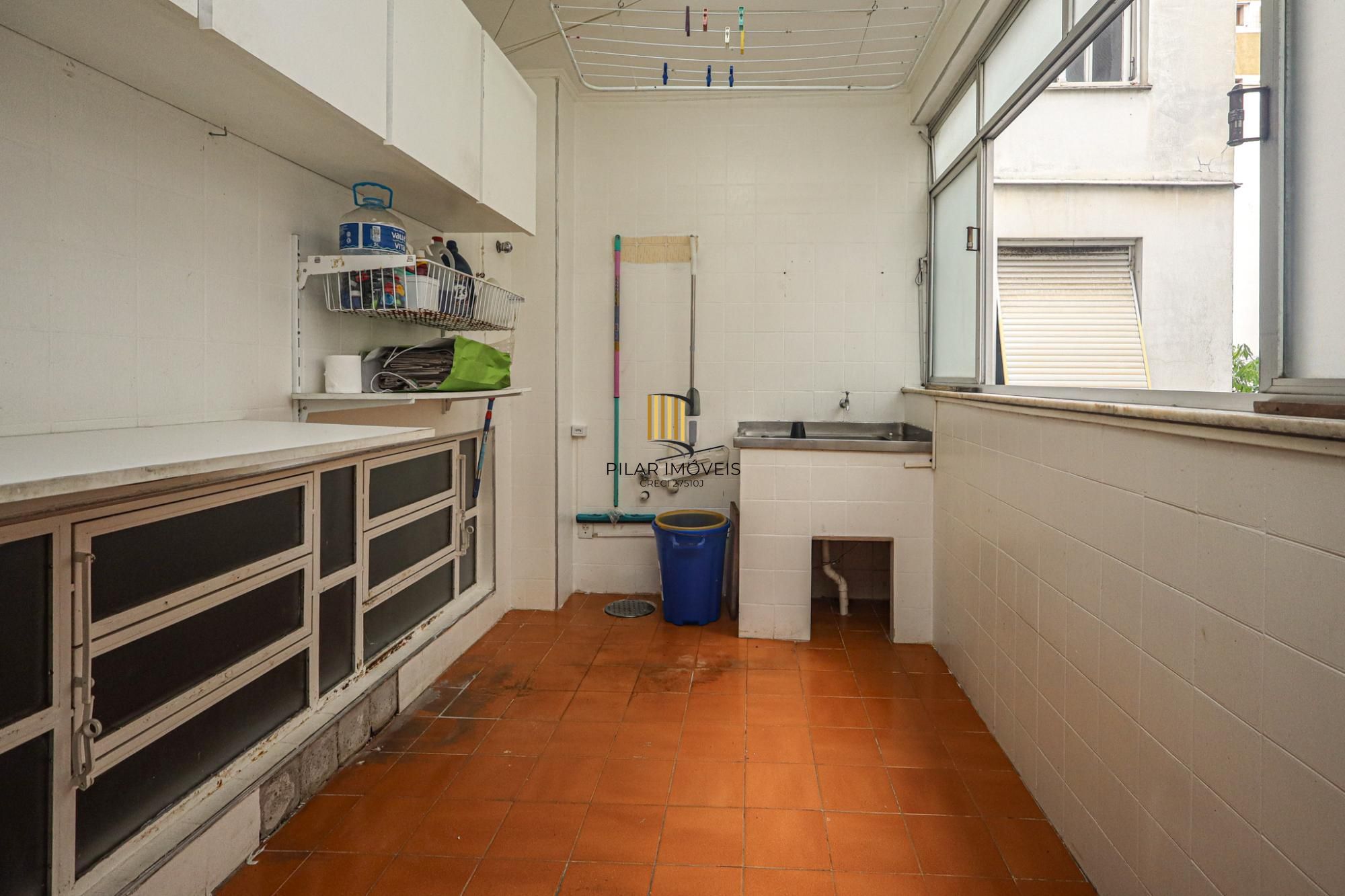 Apartamento a venda no bairro Mont' Serrat