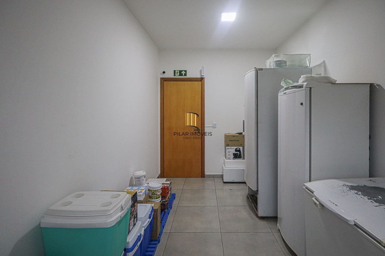 Casa Comercial a venda no bairro Cristo Redentor