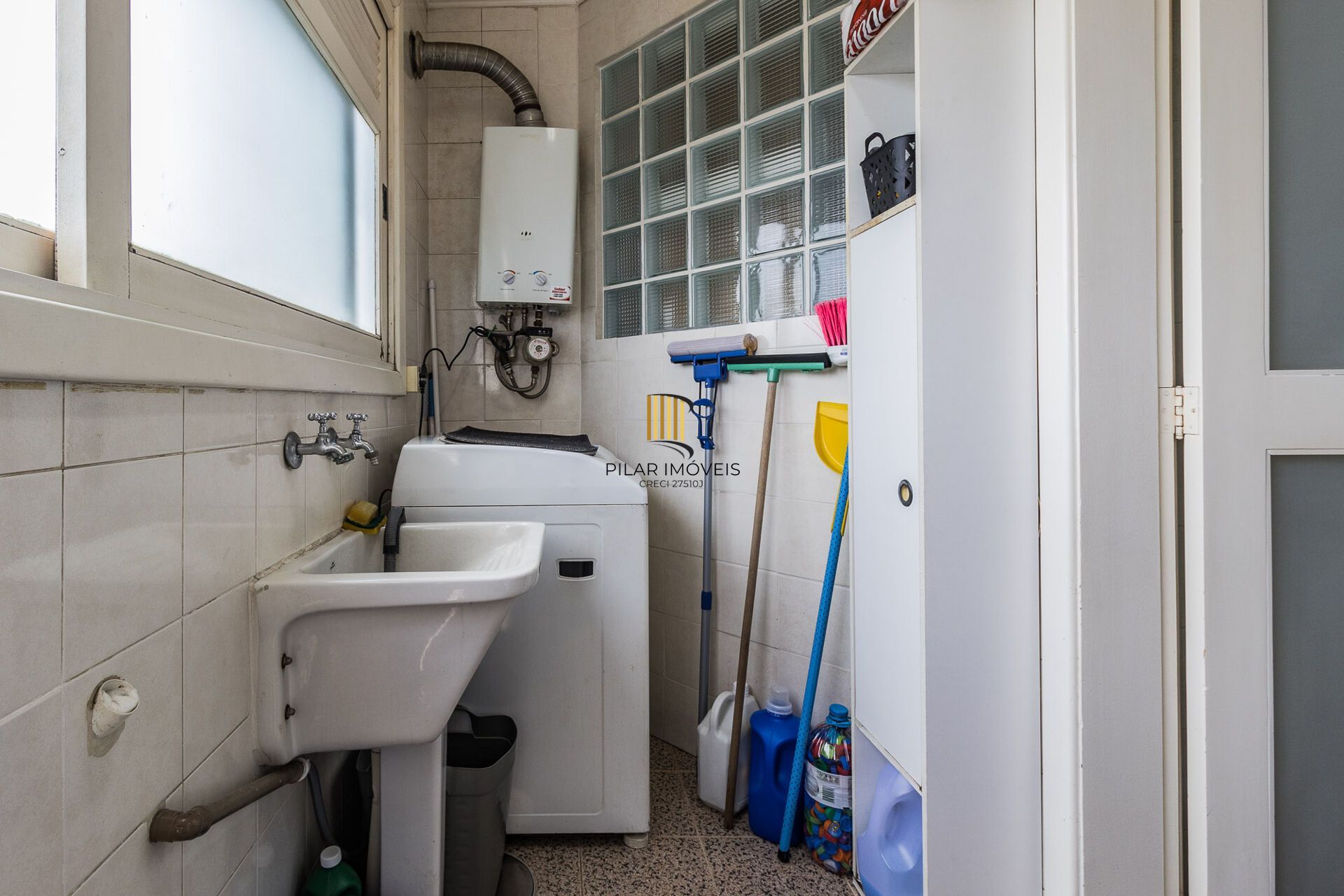 Apartamento à venda no bairro Jardim Lindóia em Porto Alegre/RS