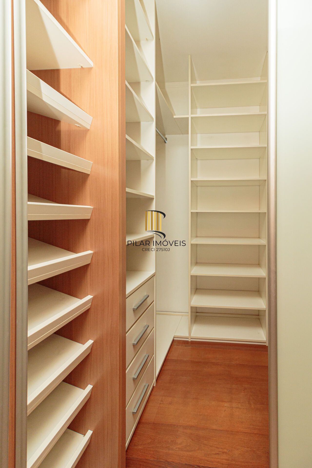 Apartamento à venda no bairro Jardim Planalto em Porto Alegre/RS