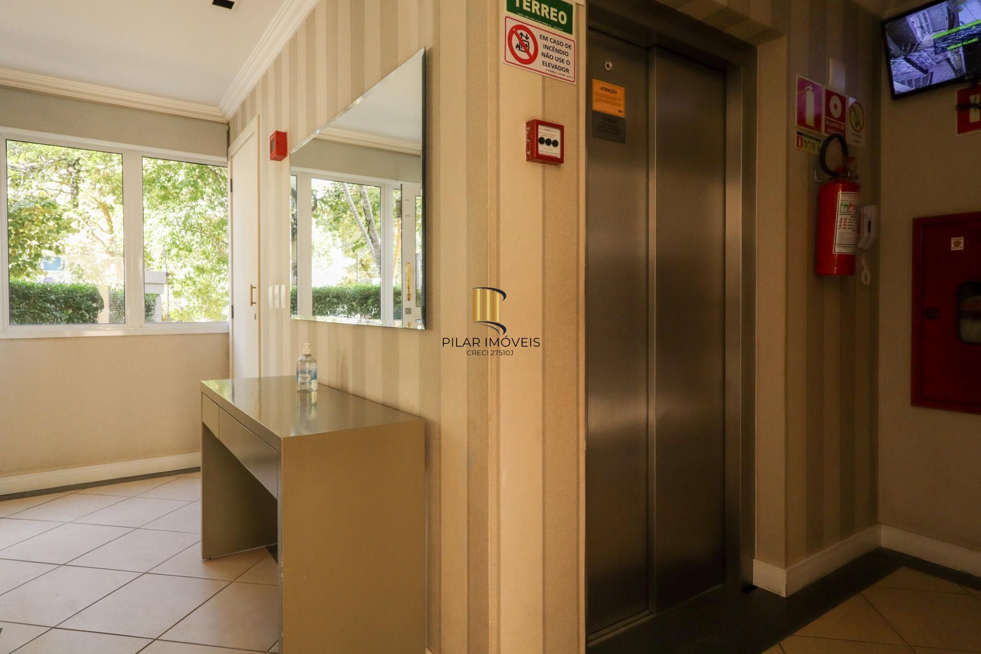 Apartamento a venda no bairro Mont' Serrat