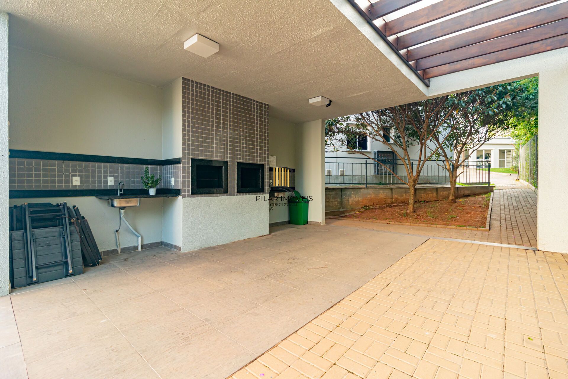 Apartamento à venda no bairro Lomba do Pinheiro em Porto Alegre/RS