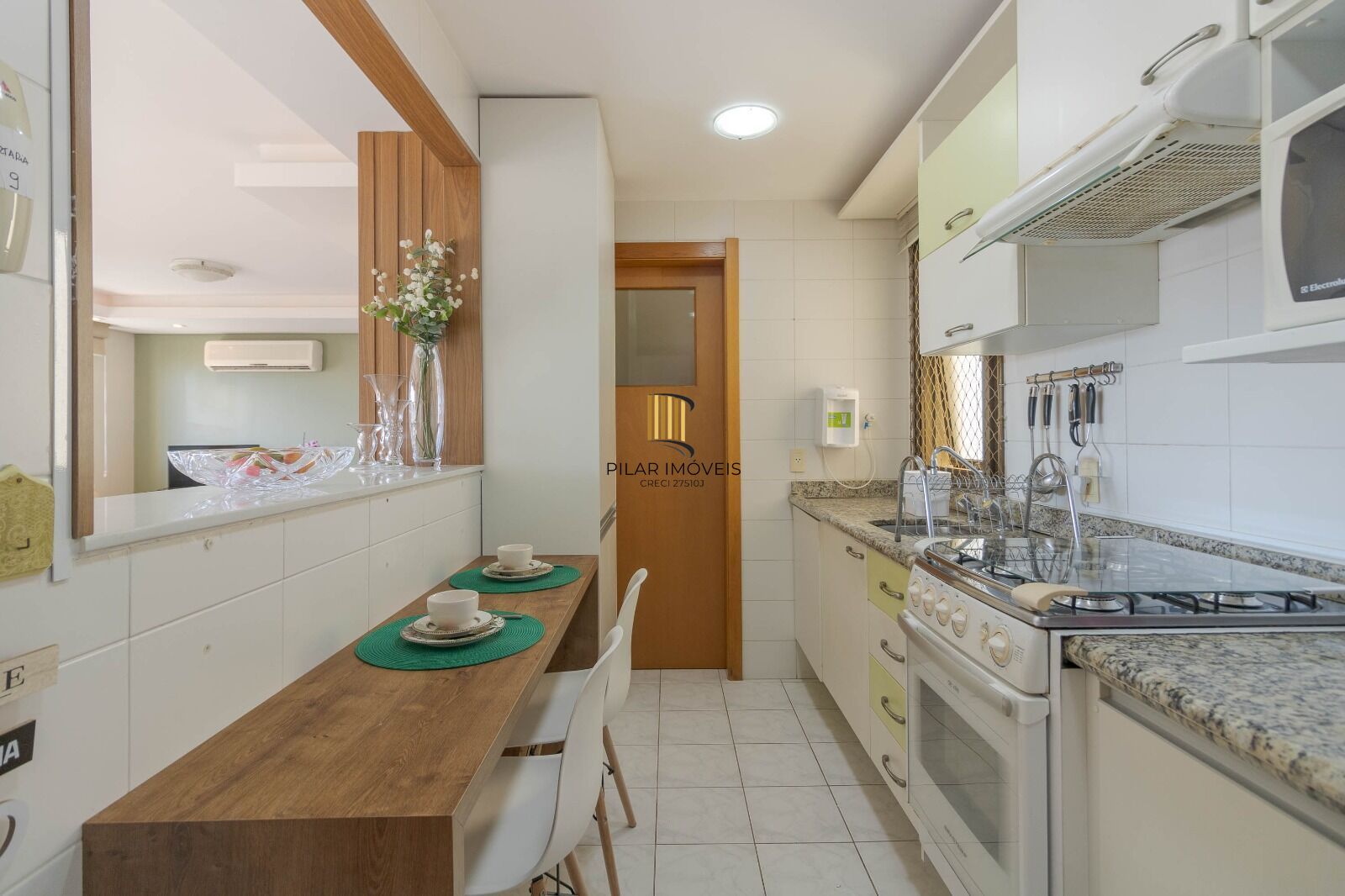 Apartamento à venda no bairro Passo D'areia em Porto Alegre/RS