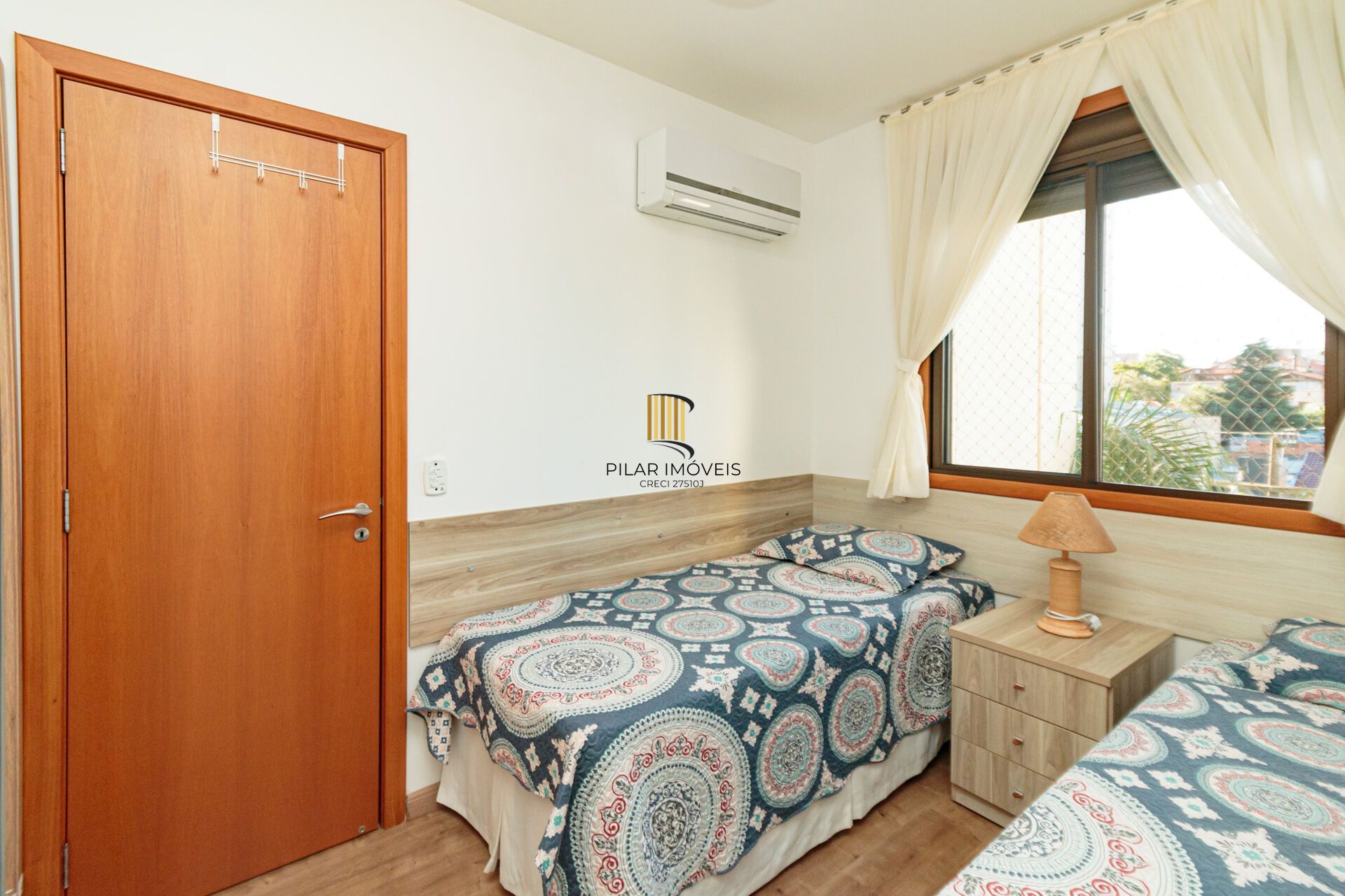 Apartamento à venda no bairro Passo da Areia em Porto Alegre/RS